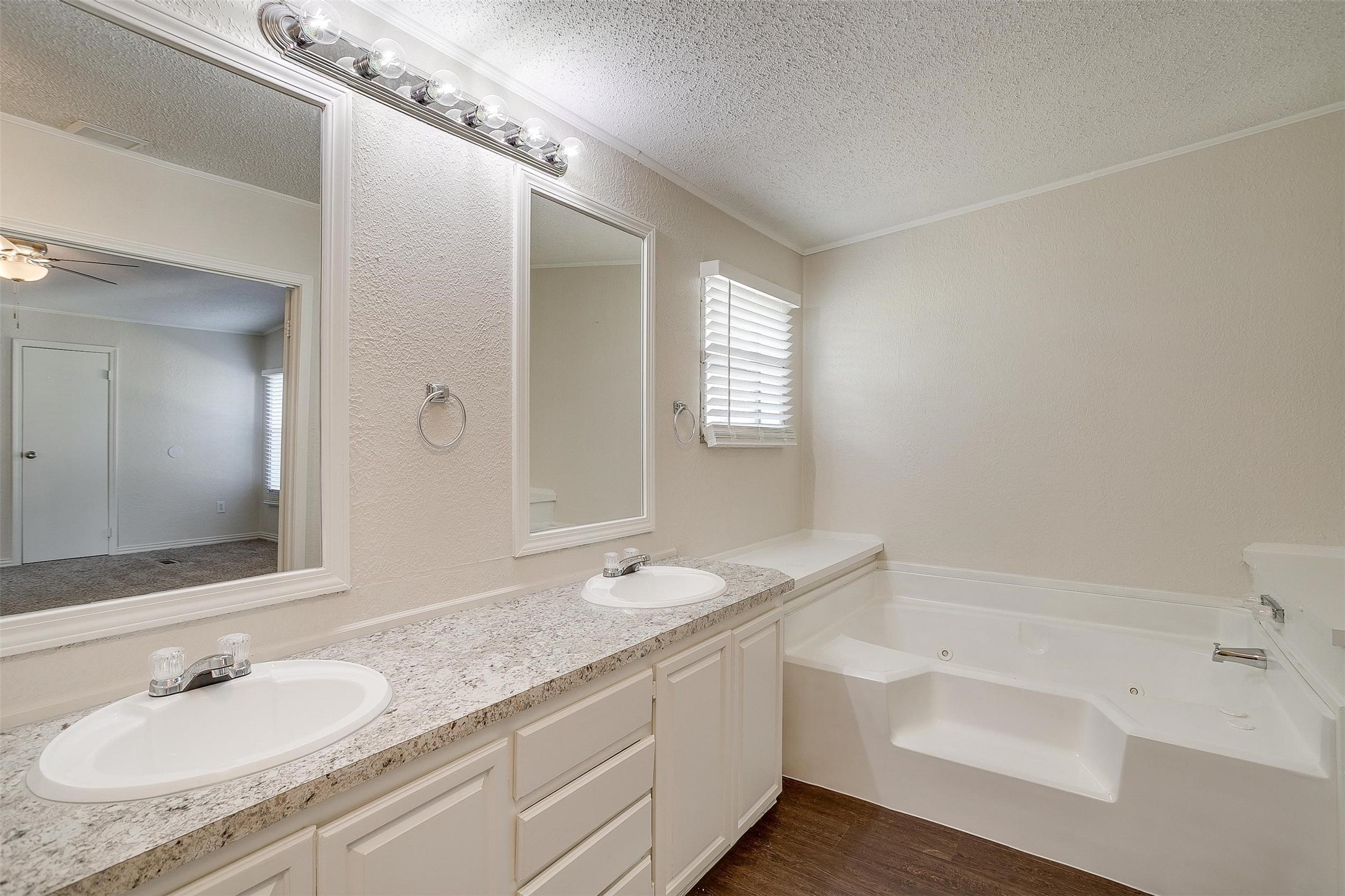 1816 Lariat Lane