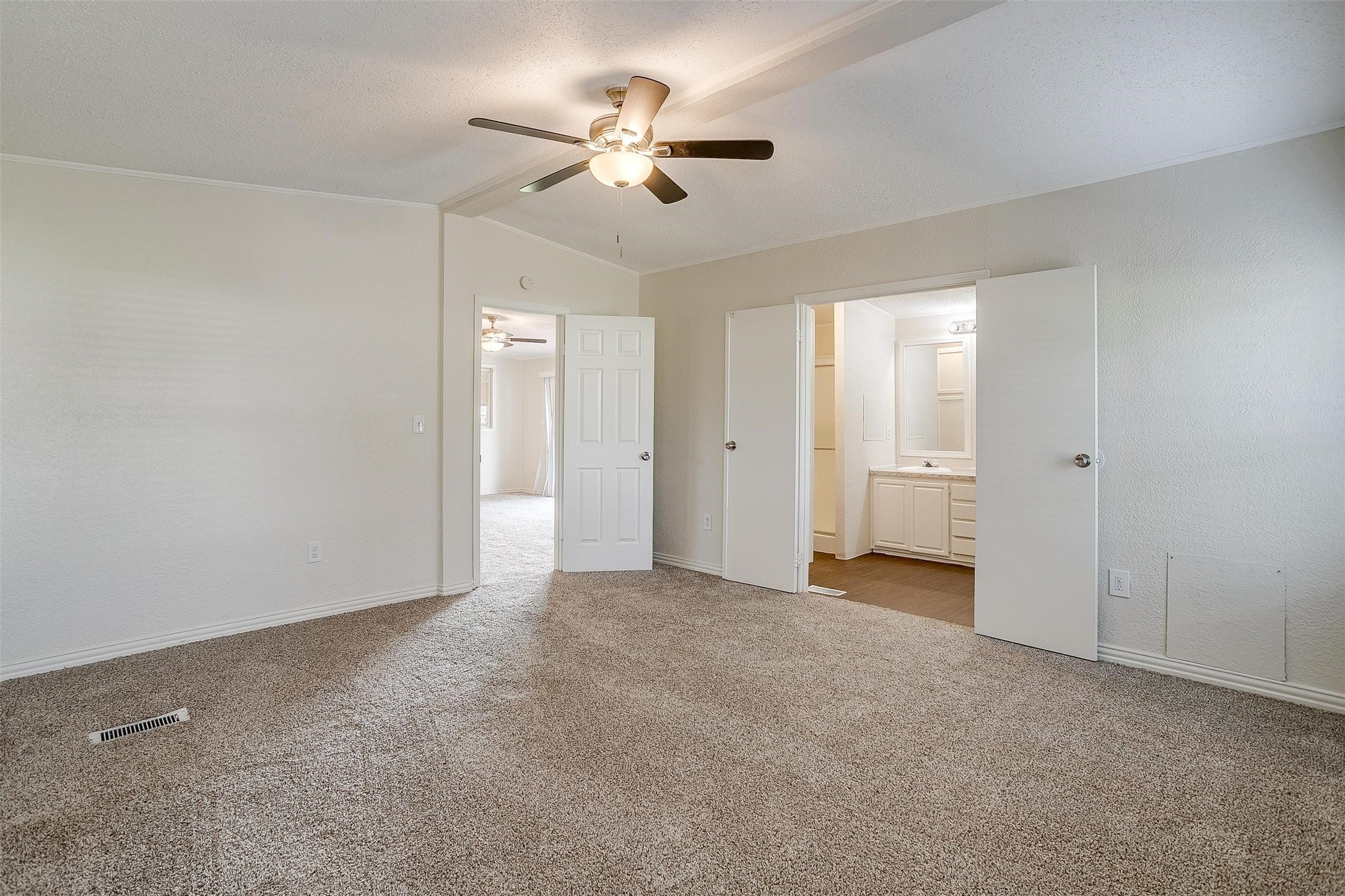 1816 Lariat Lane