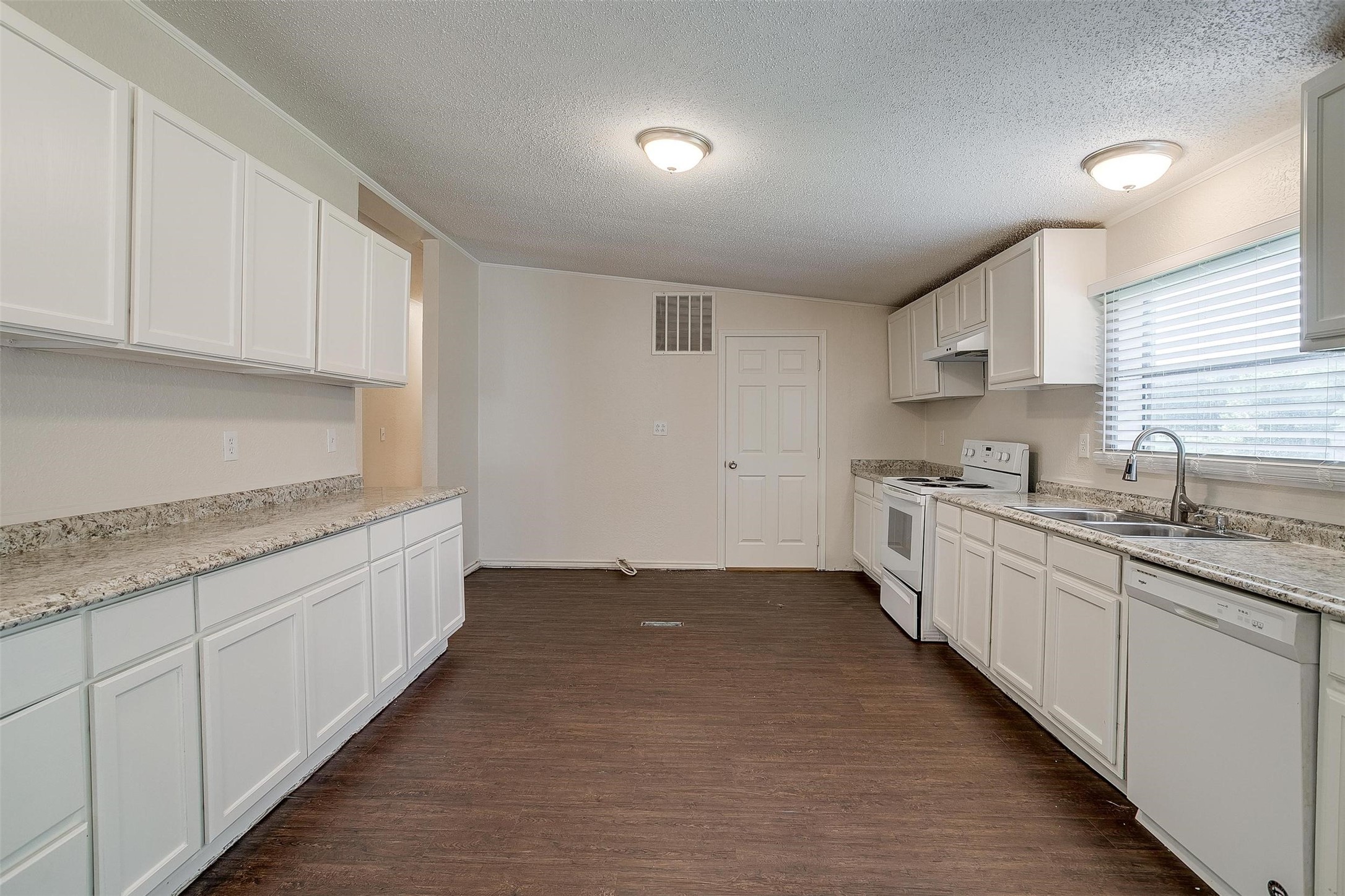 1816 Lariat Lane