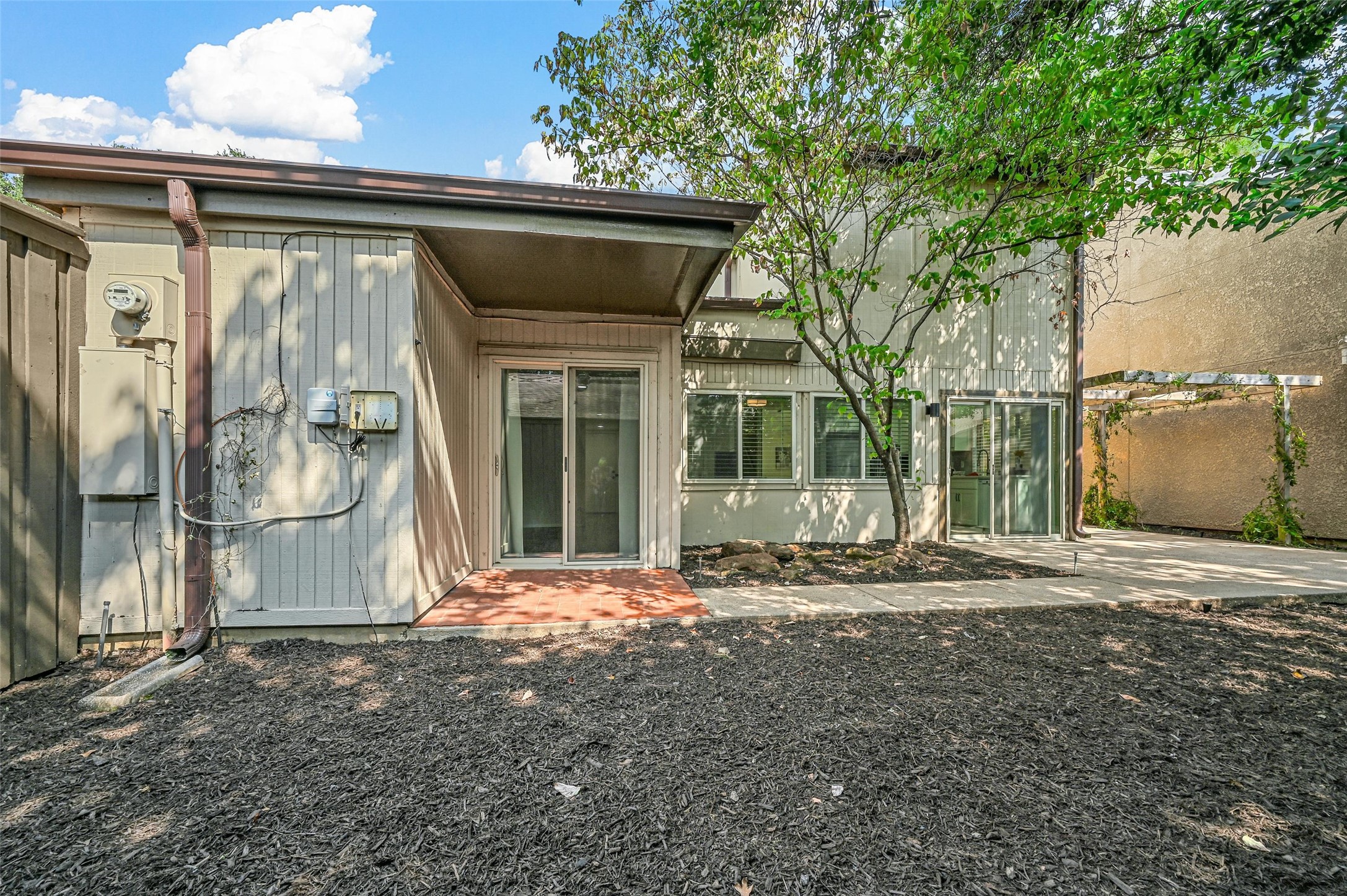 1612 Hawthorne Drive