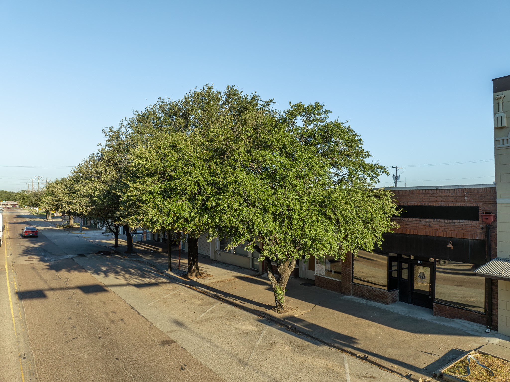 102 & 104 W Elm Street