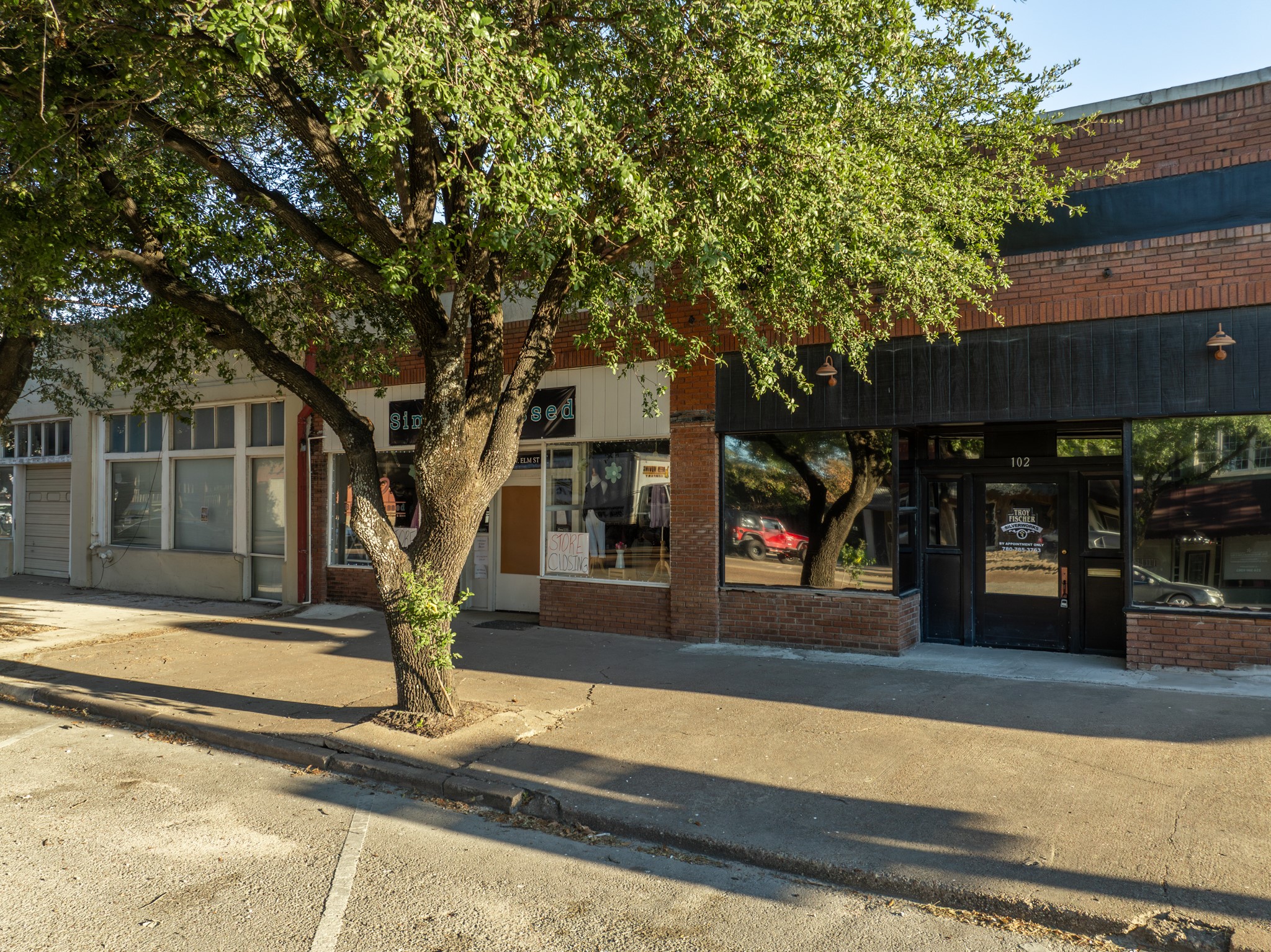 102 & 104 W Elm Street