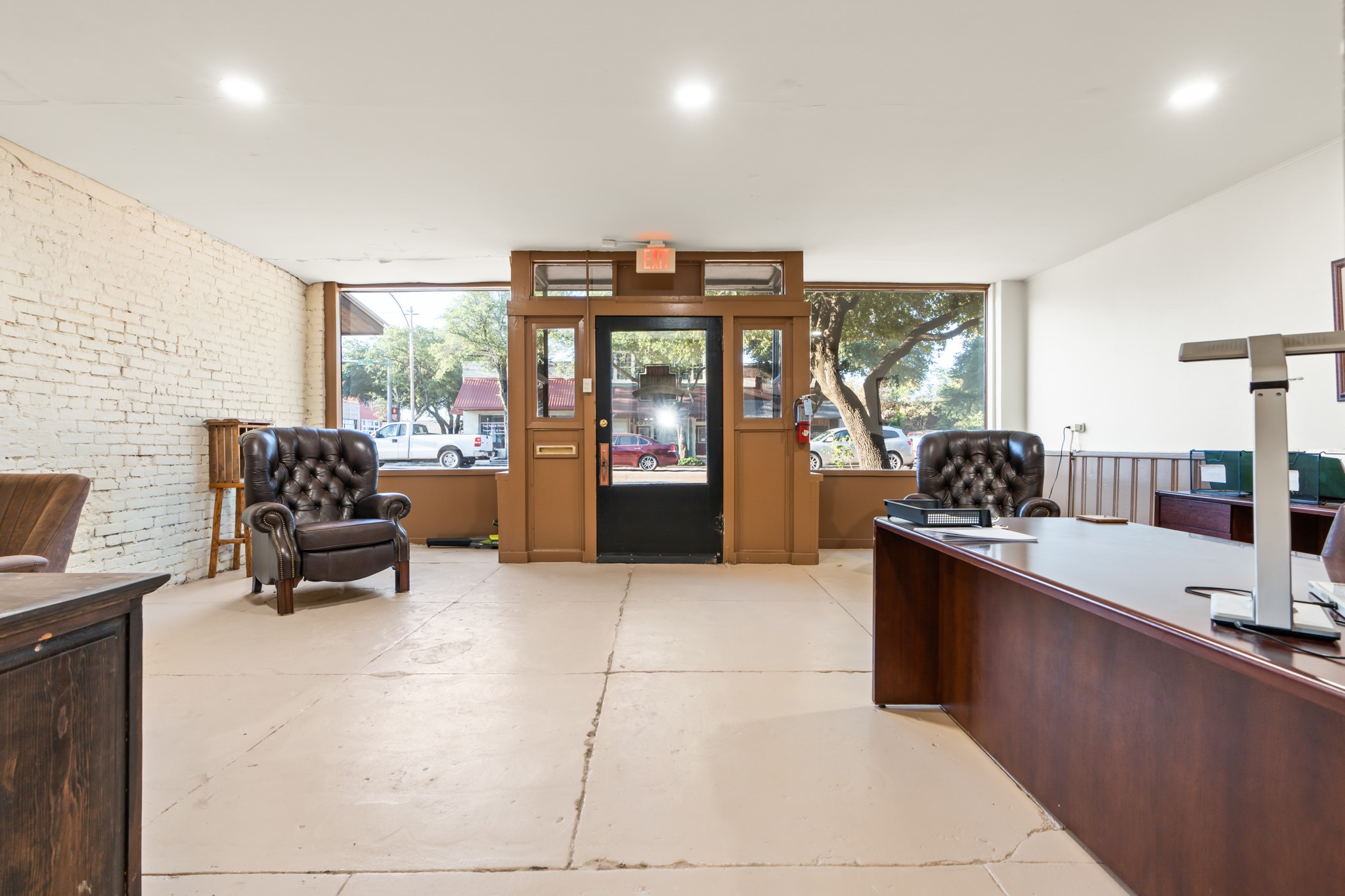 102 & 104 W Elm Street