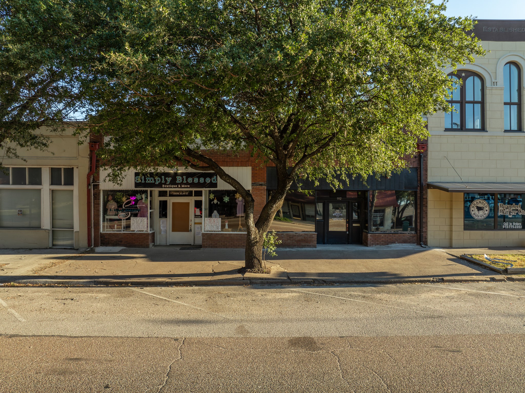 102 & 104 W Elm Street