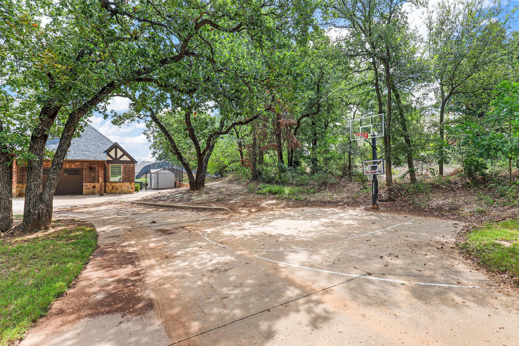 1225 Overland Drive