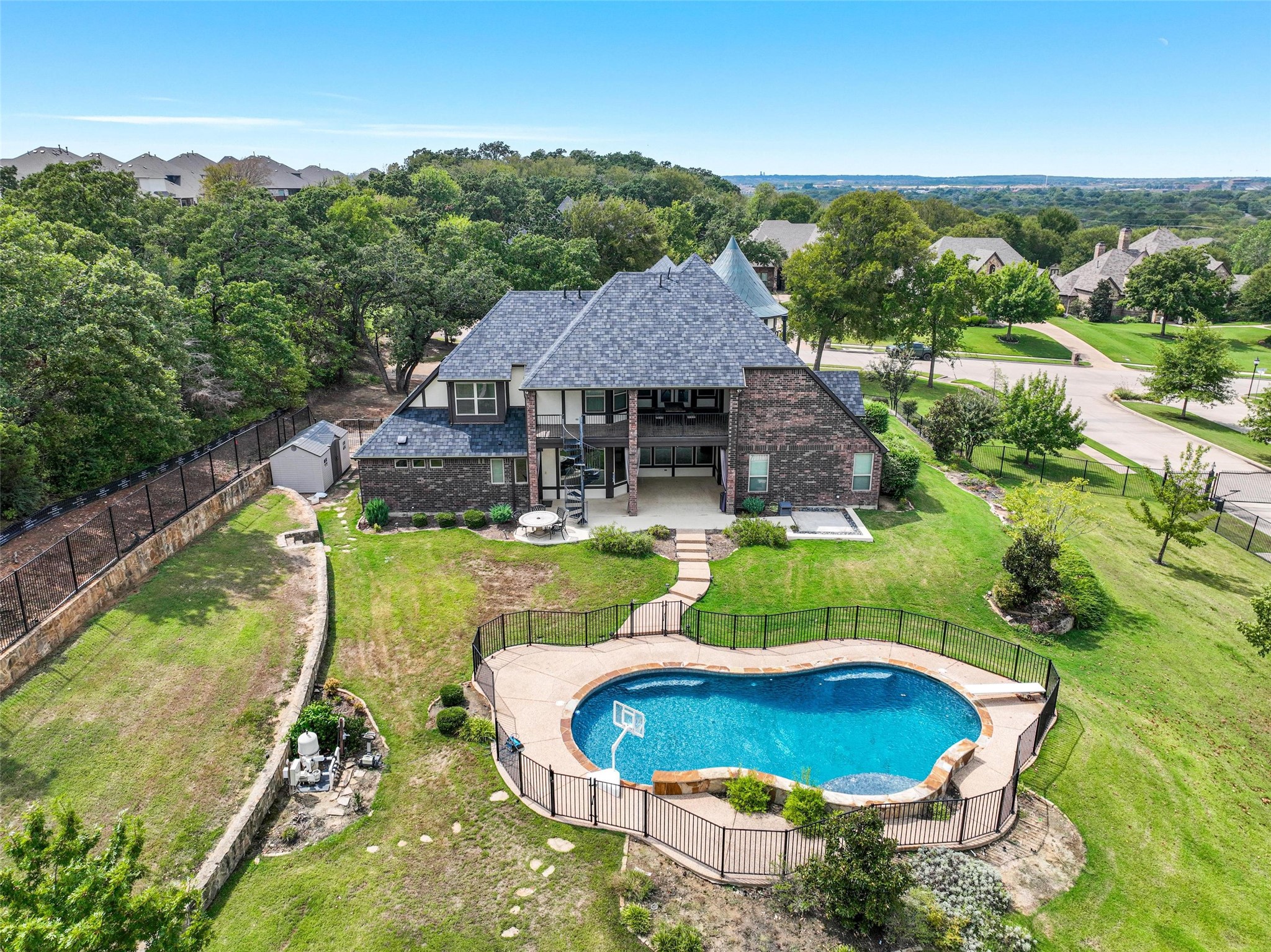 1225 Overland Drive