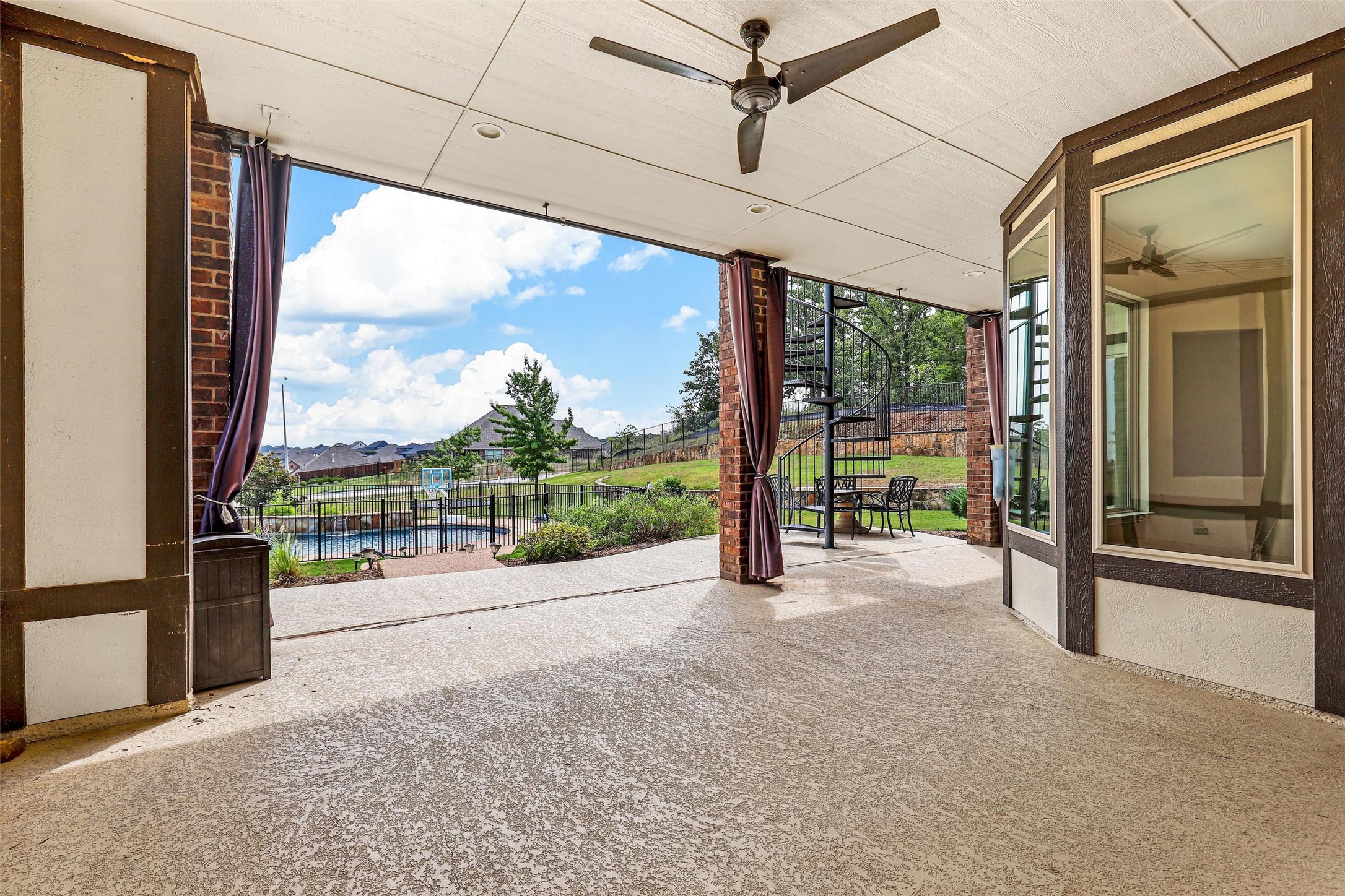 1225 Overland Drive
