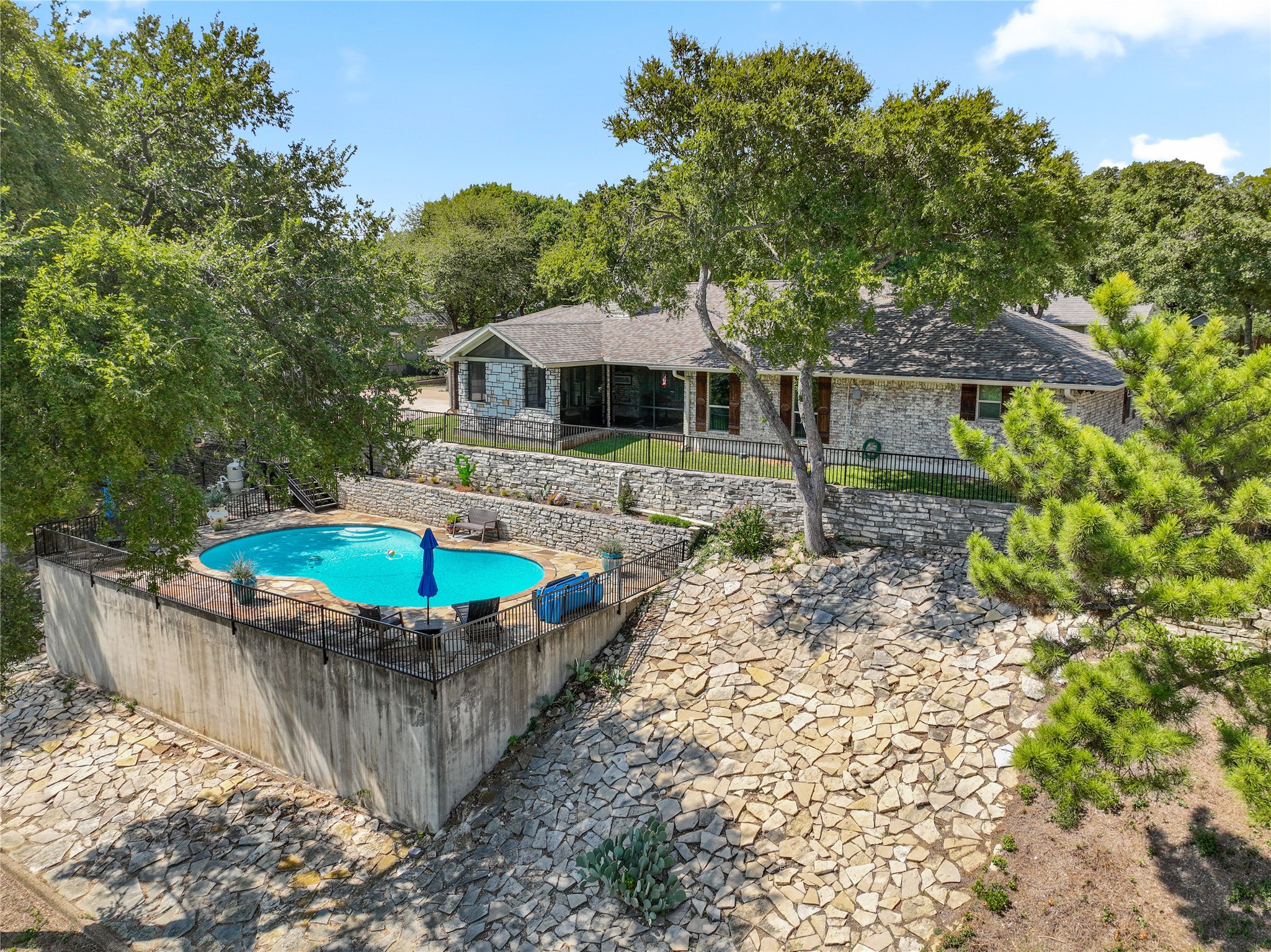 417 Oak Hollow Lane