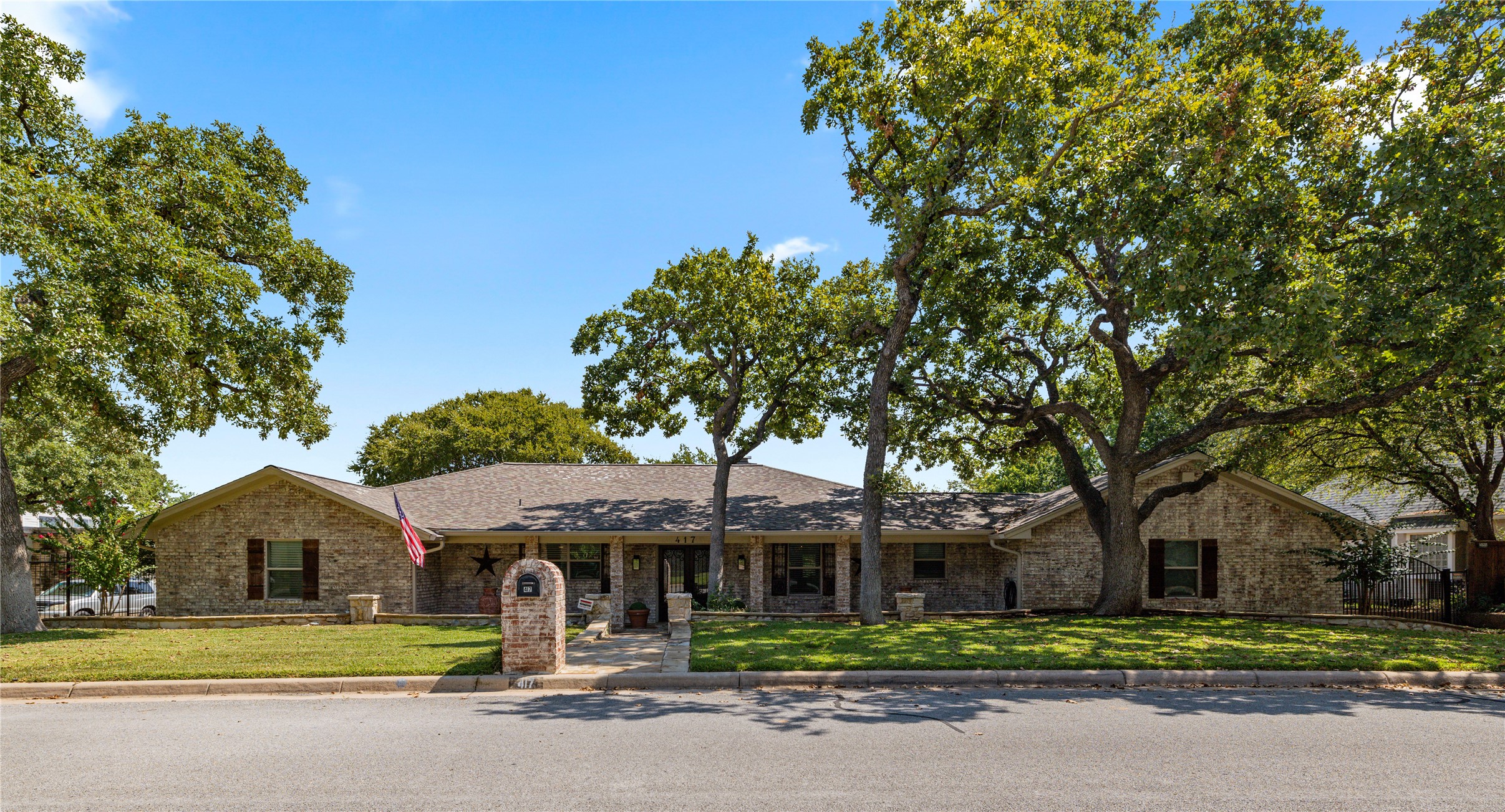 417 Oak Hollow Lane