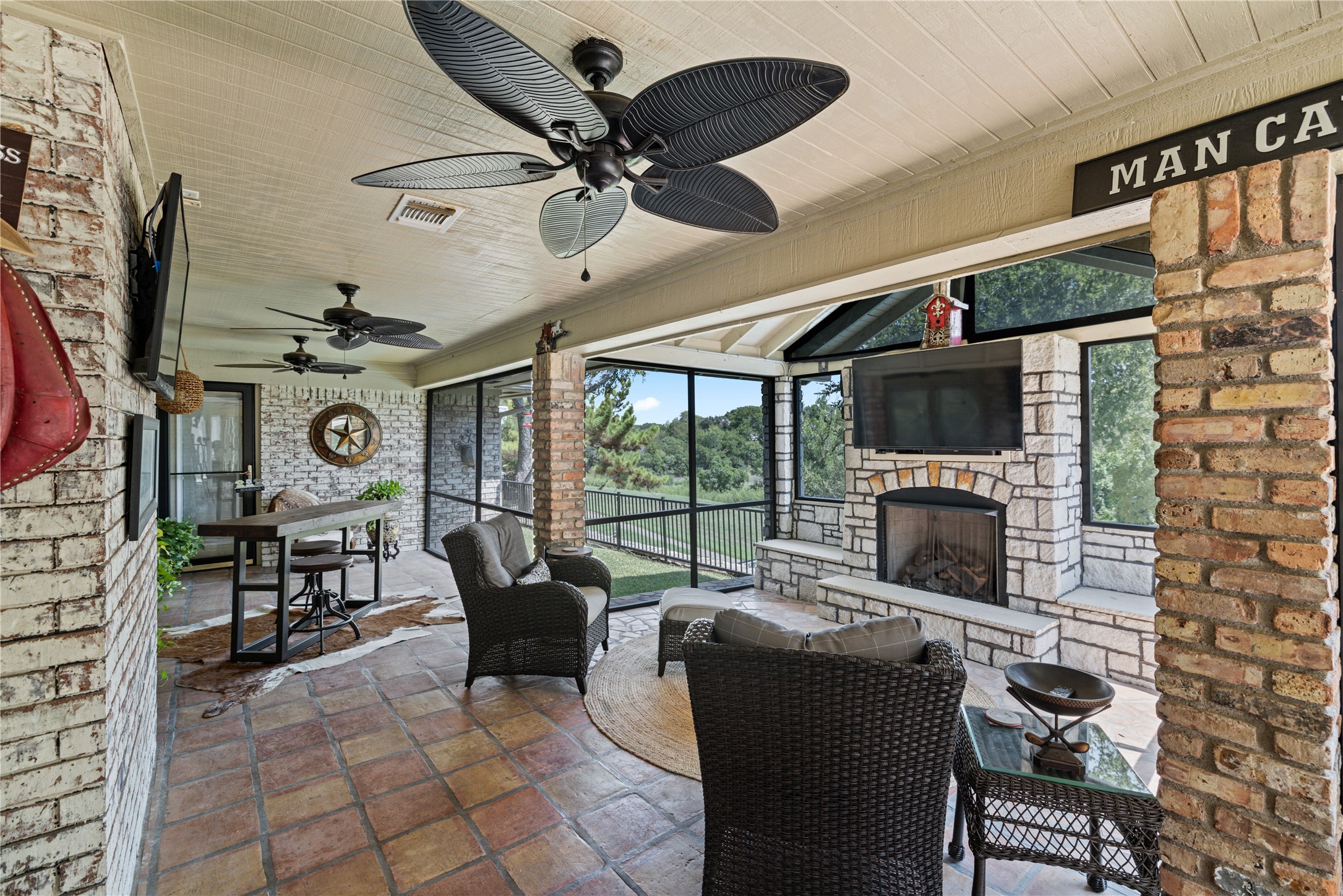 417 Oak Hollow Lane