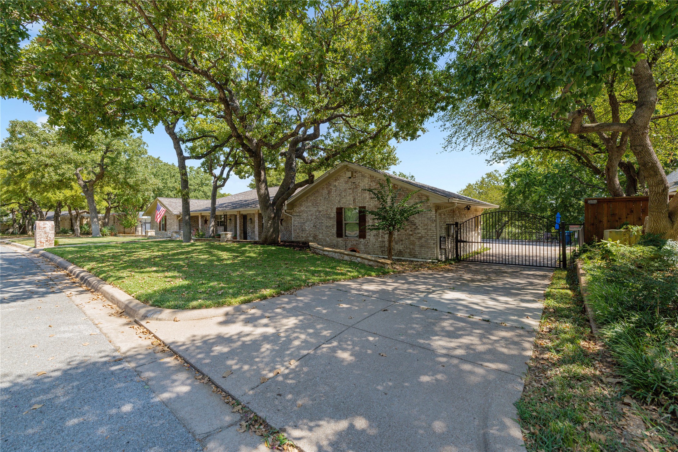 417 Oak Hollow Lane