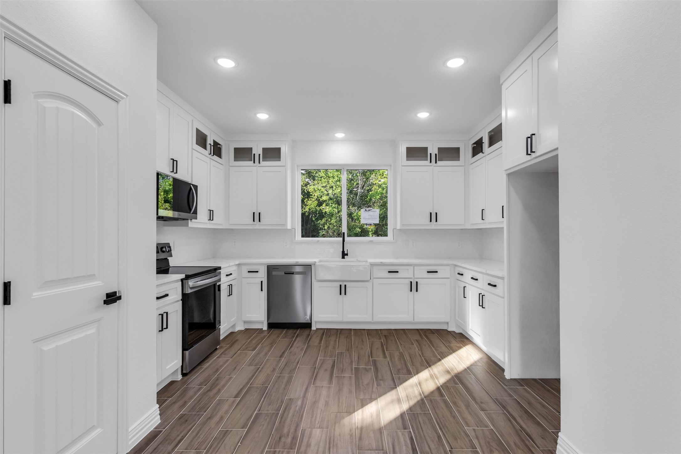 5843 Black Pine Circle