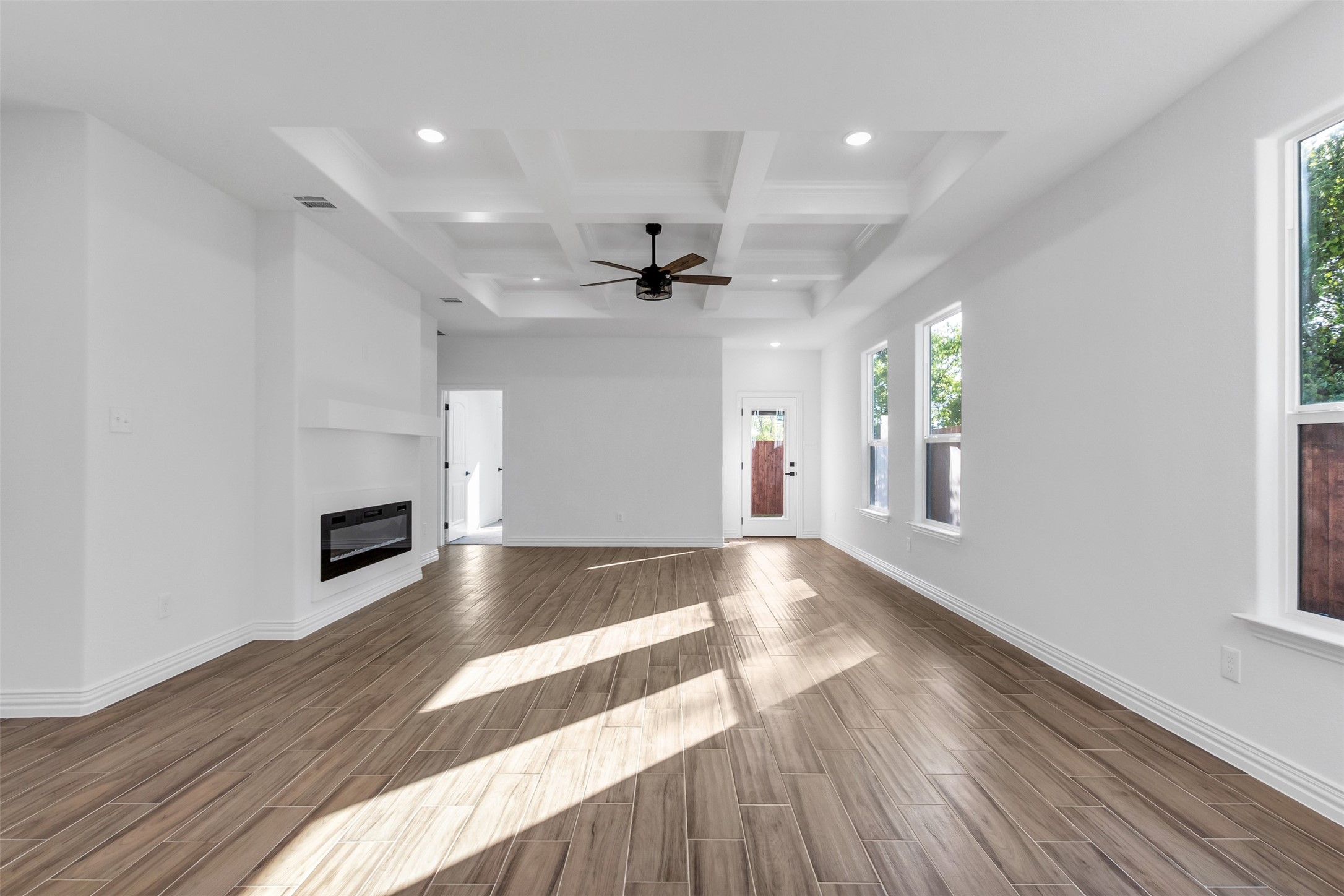5843 Black Pine Circle