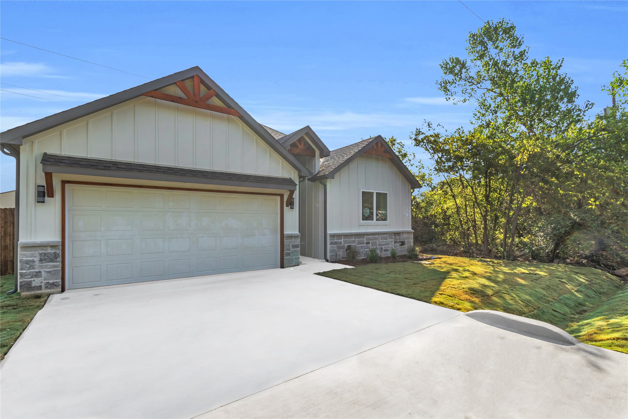 5843 Black Pine Circle