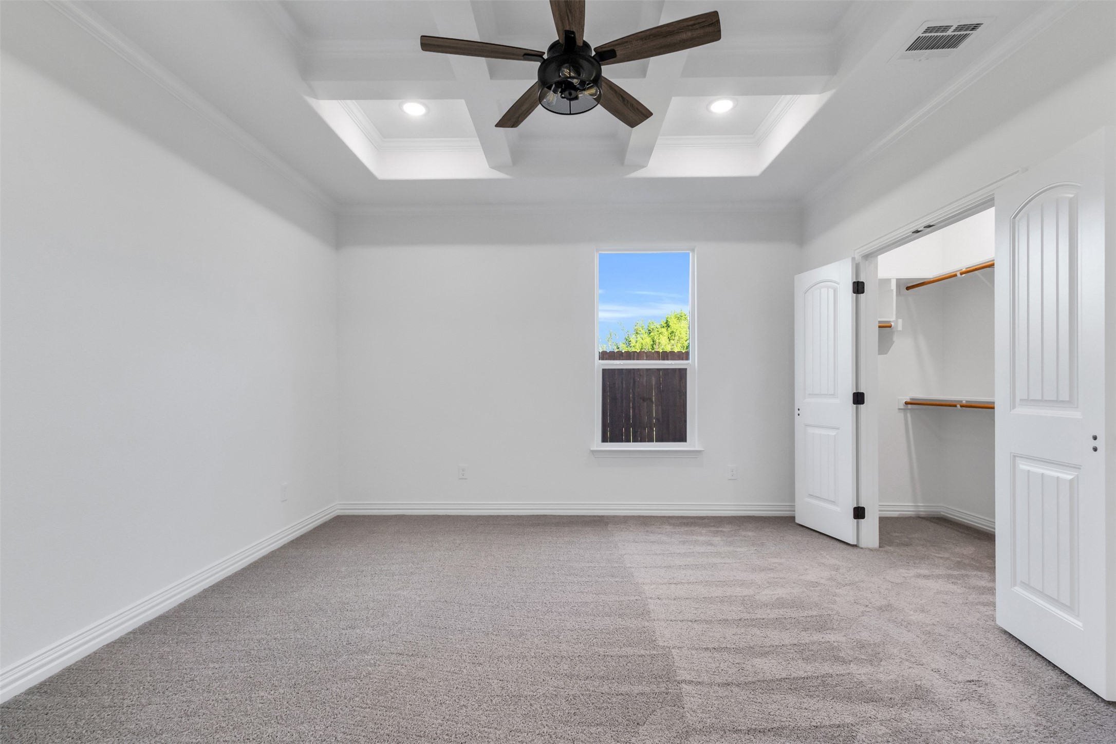 5843 Black Pine Circle