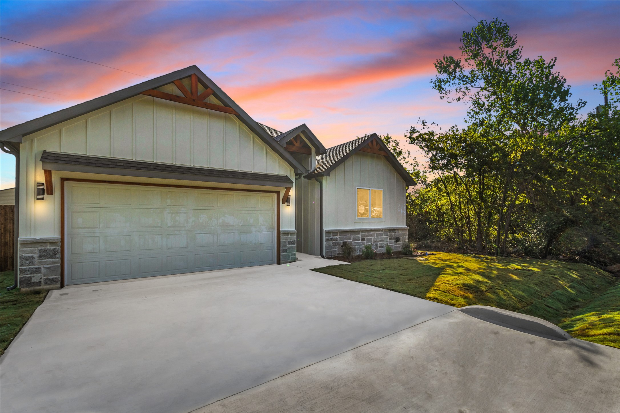 5843 Black Pine Circle