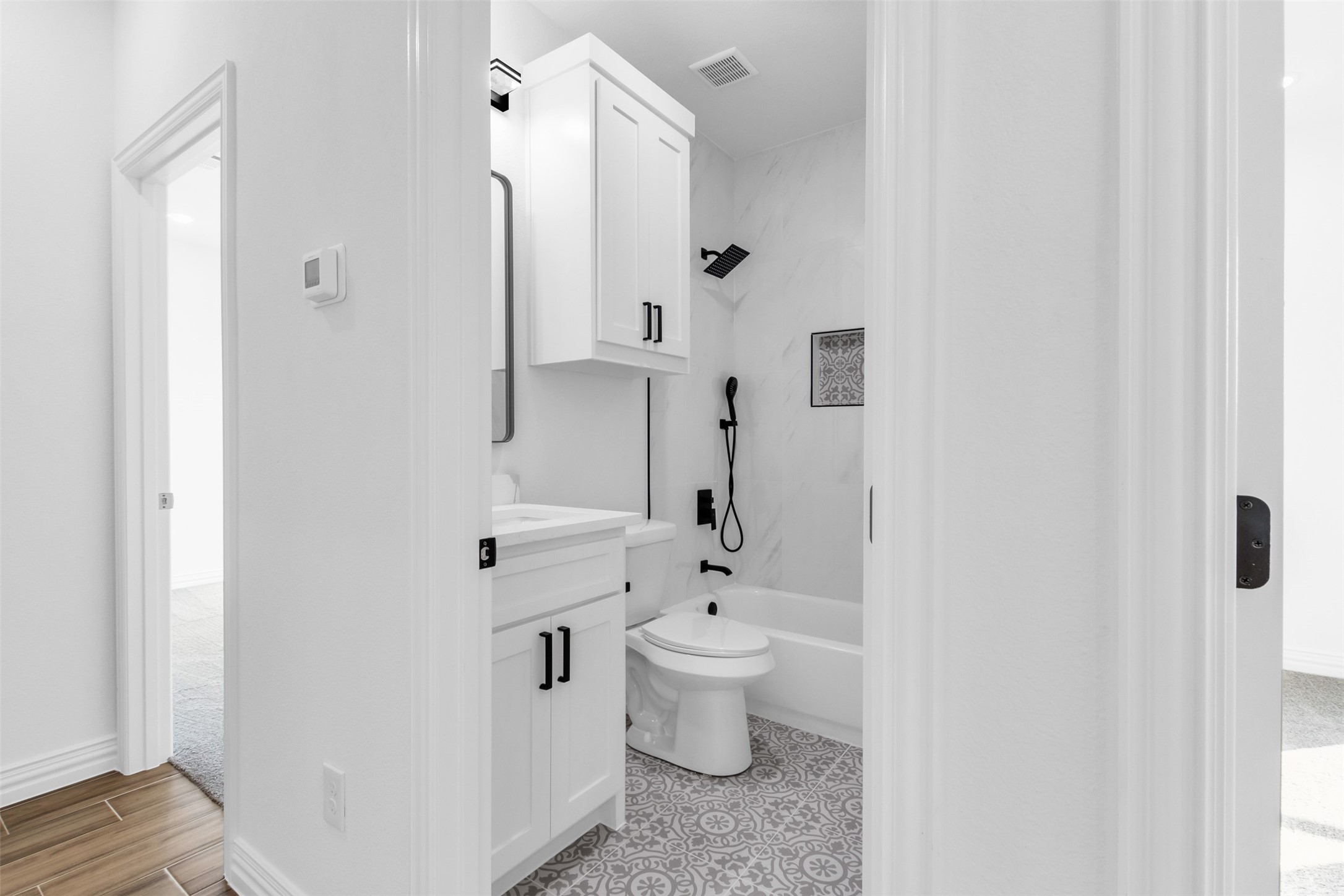 5843 Black Pine Circle