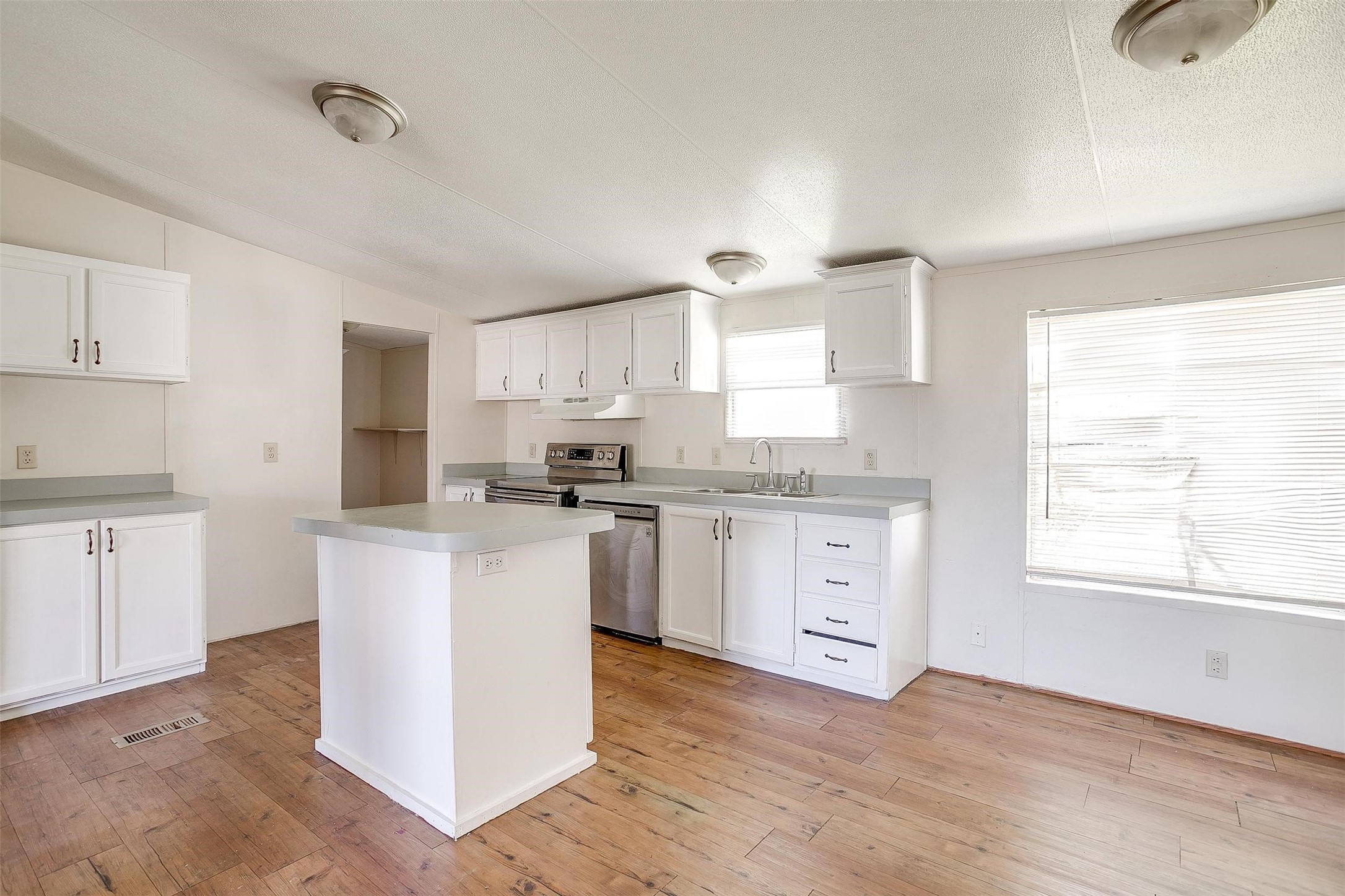 1901 Gale Drive