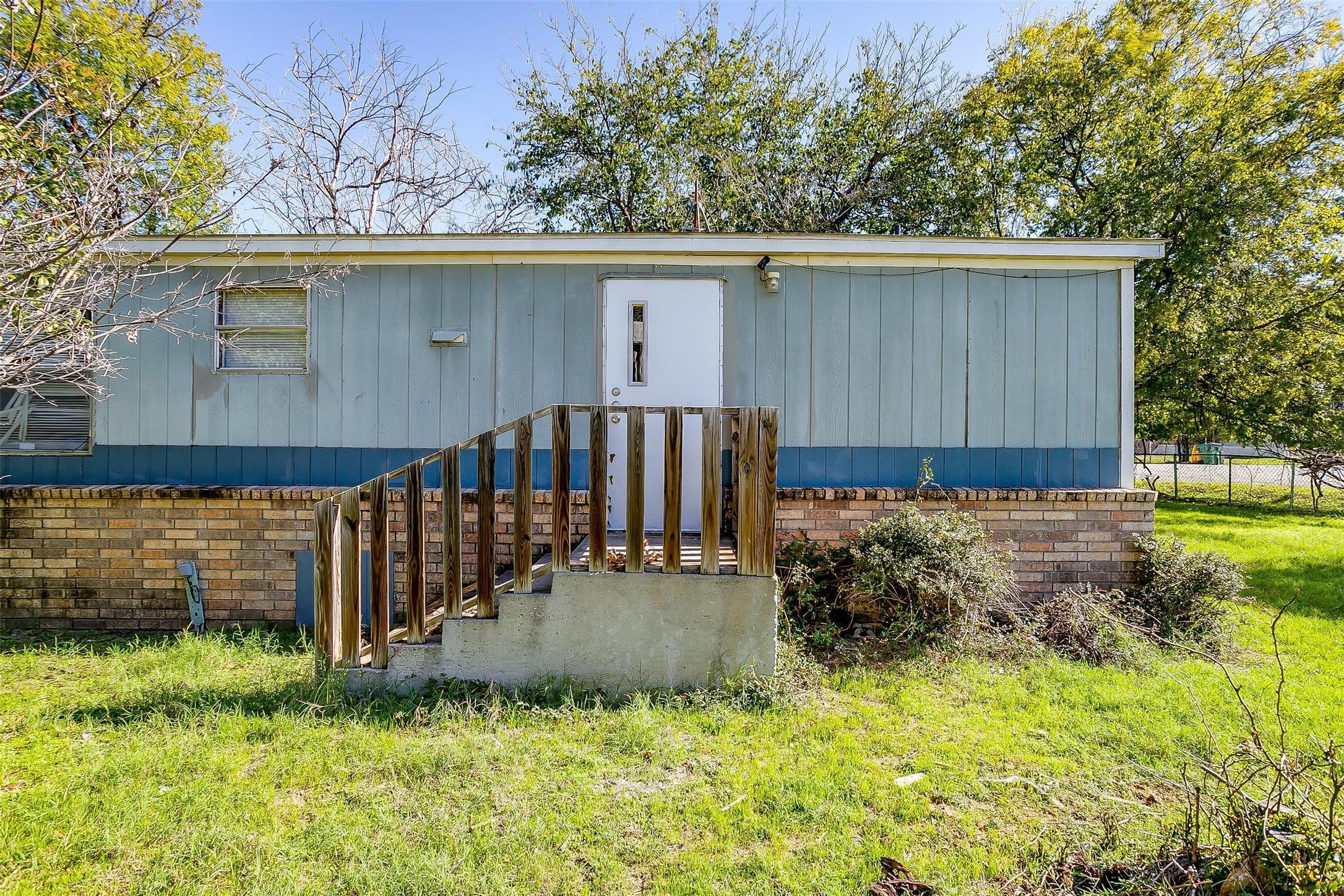 1901 Gale Drive