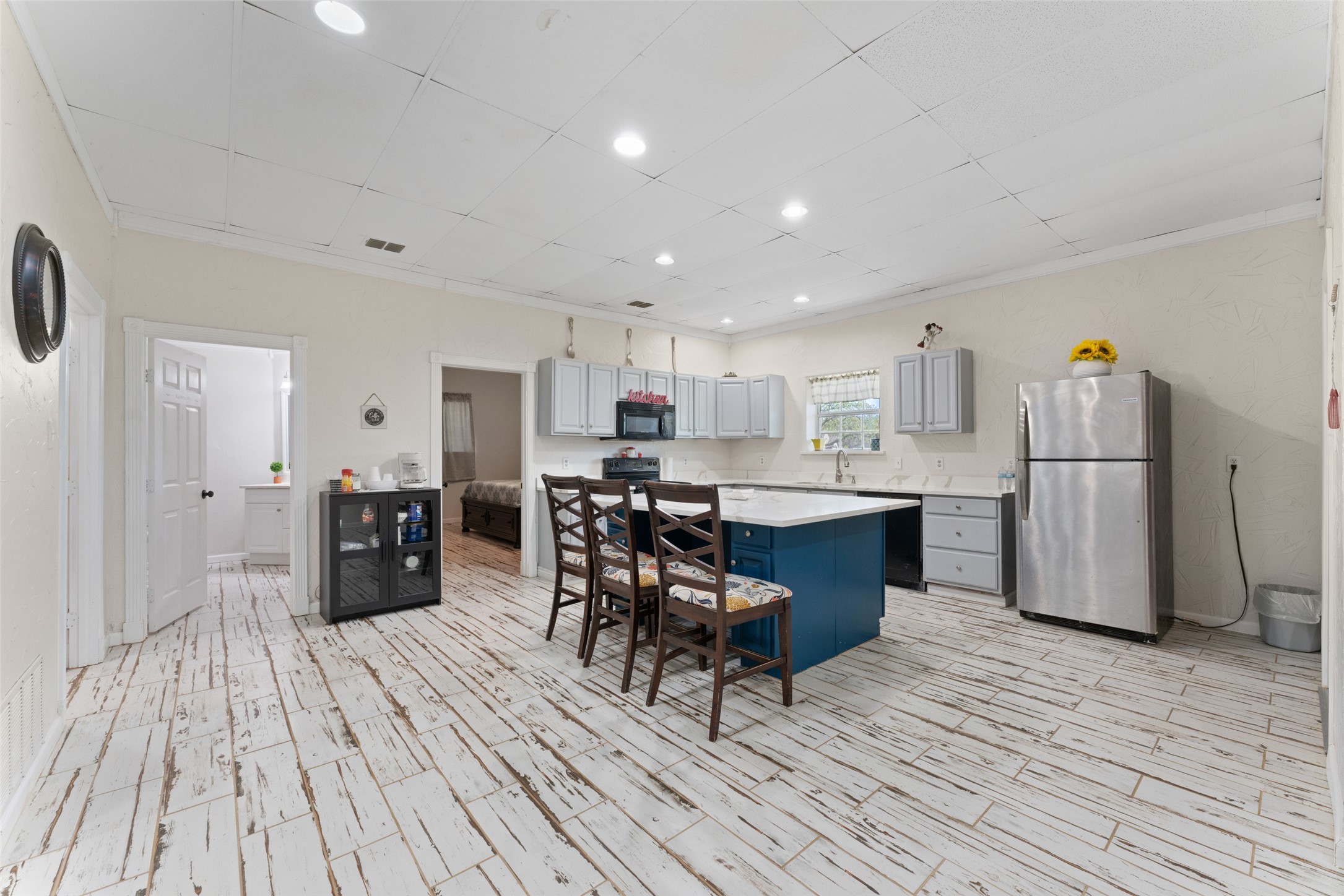 2437 County Road 529