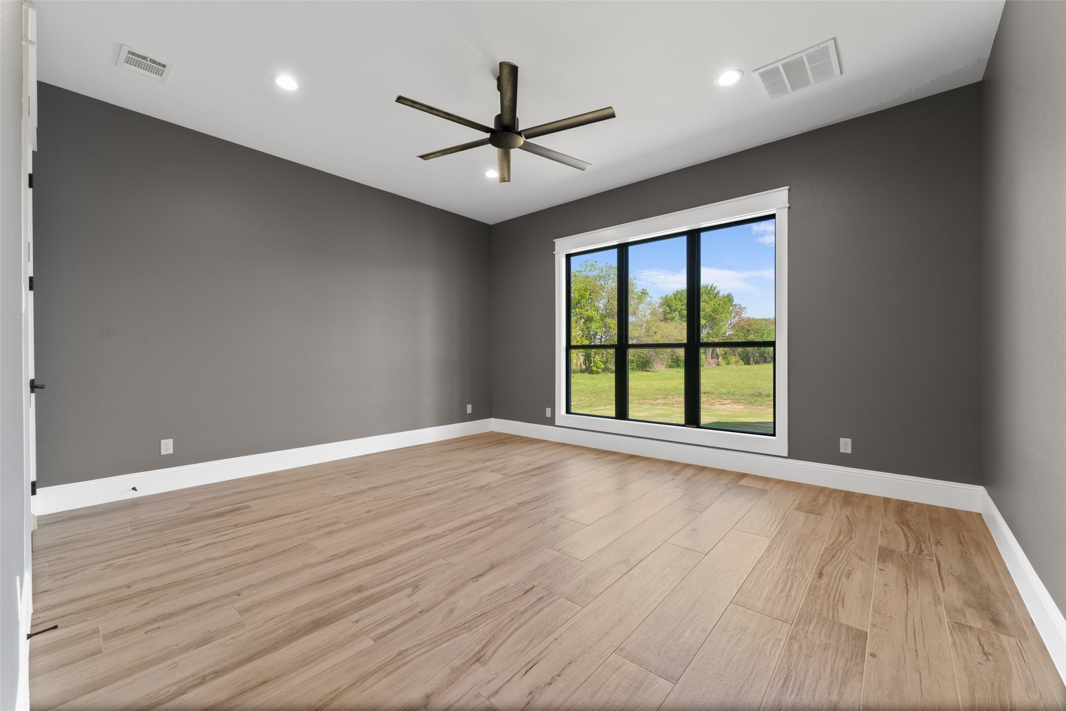 2437 County Road 529