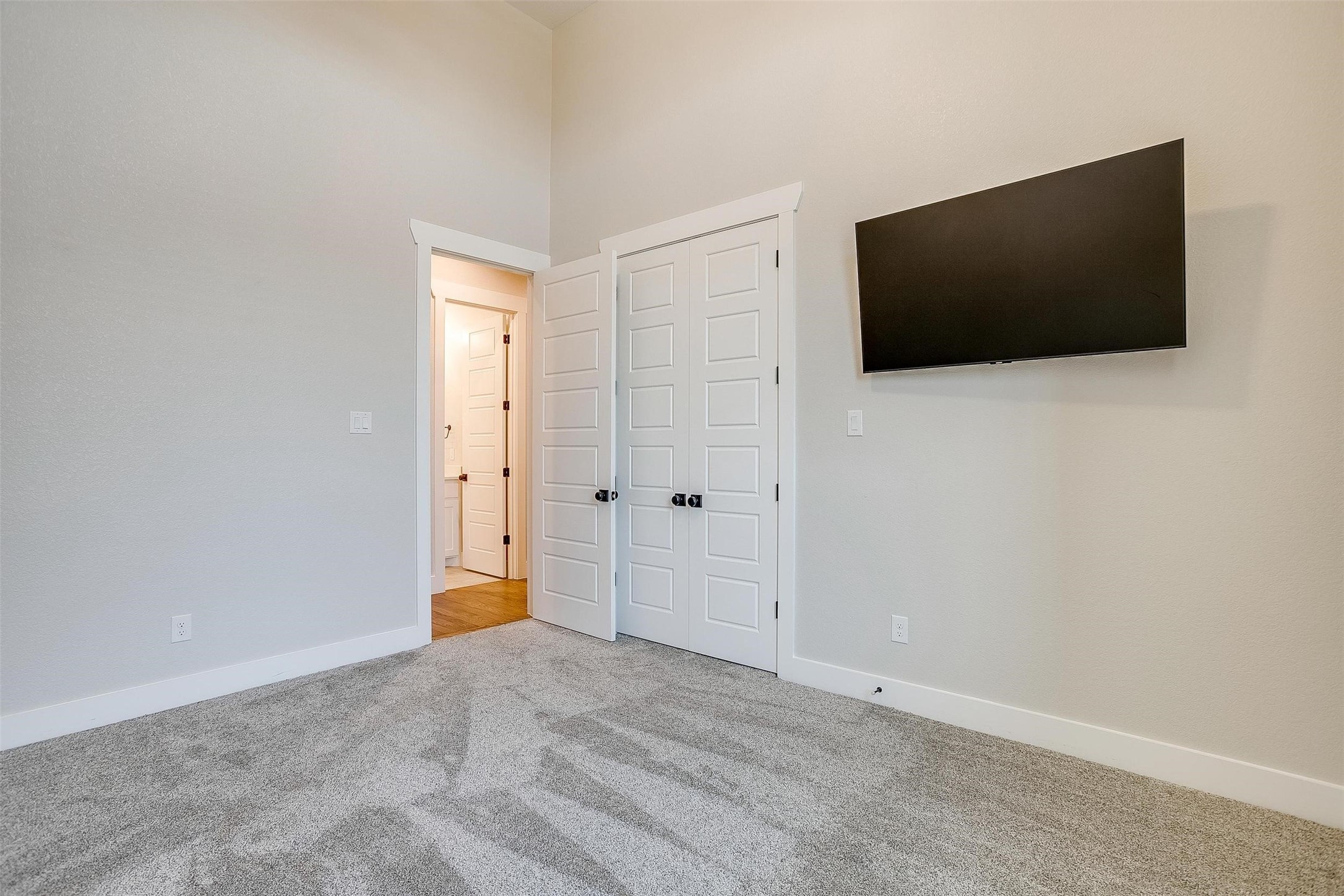 13921 E Riviera Drive