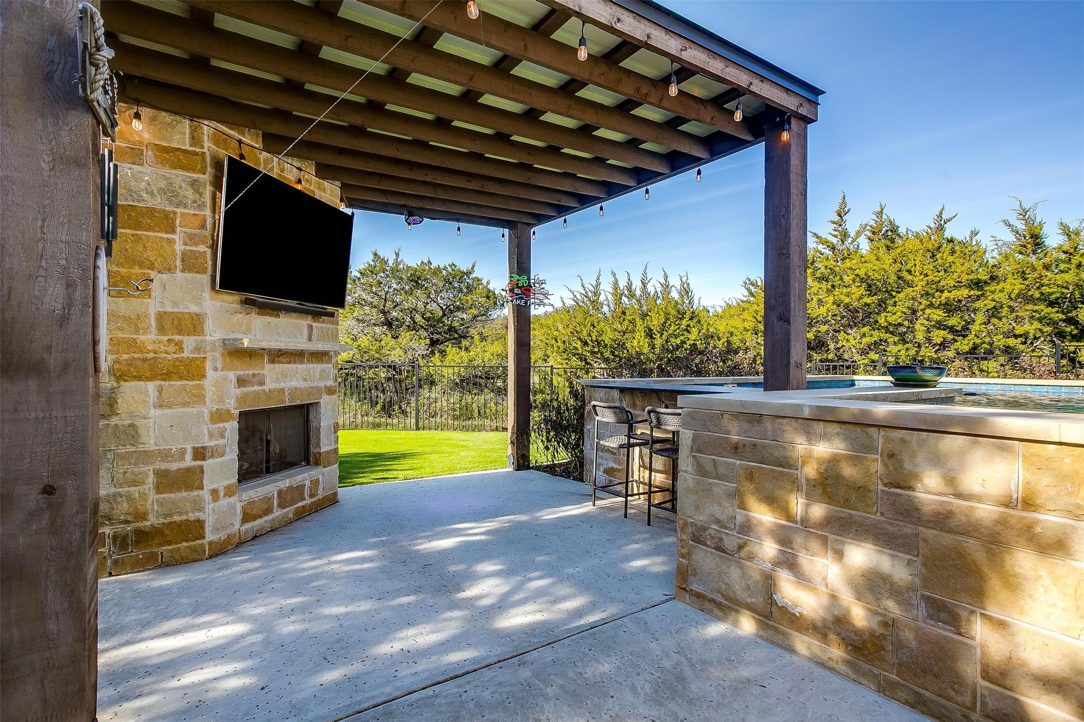 2902 Grand Point Court