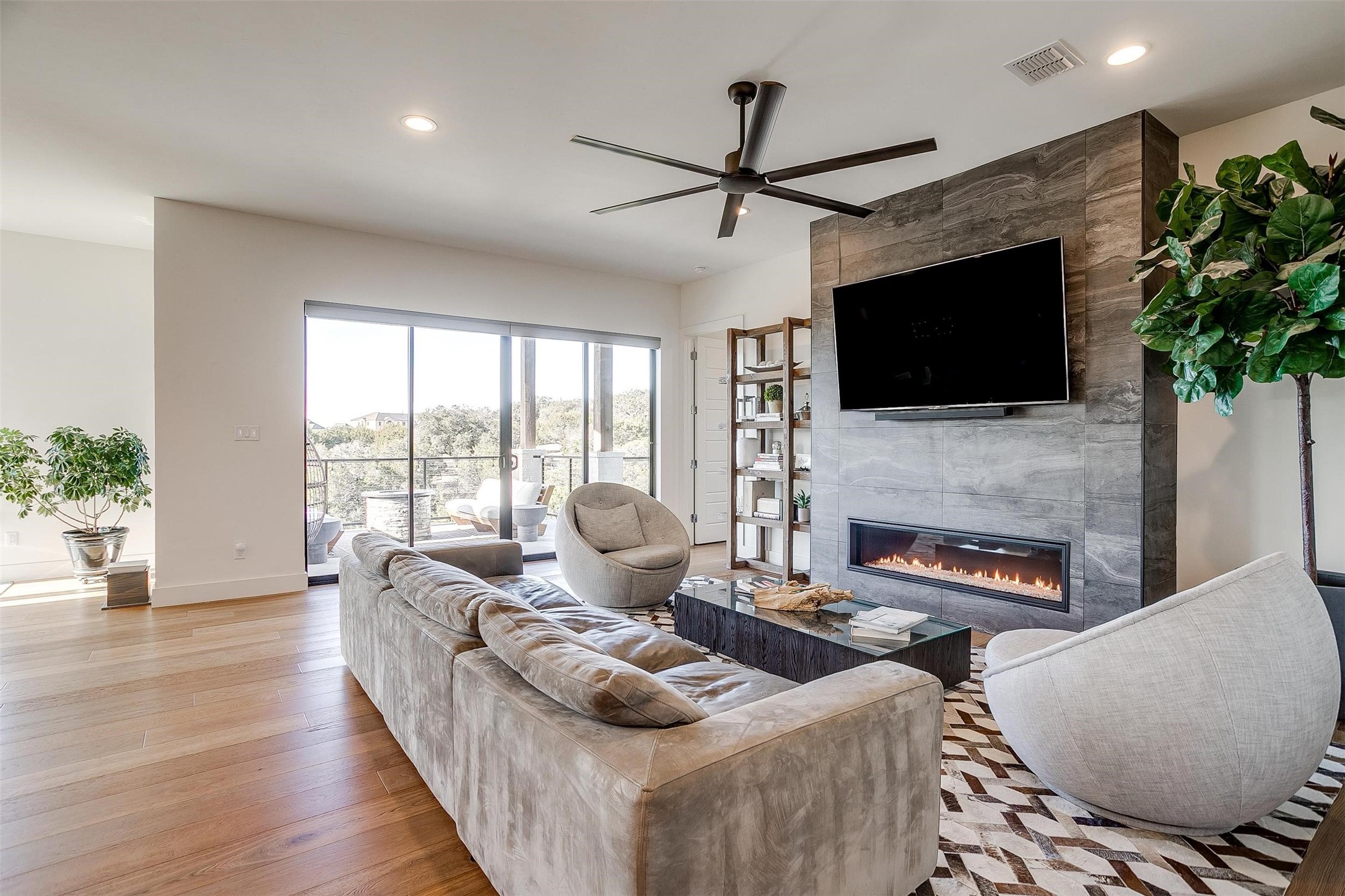 2902 Grand Point Court
