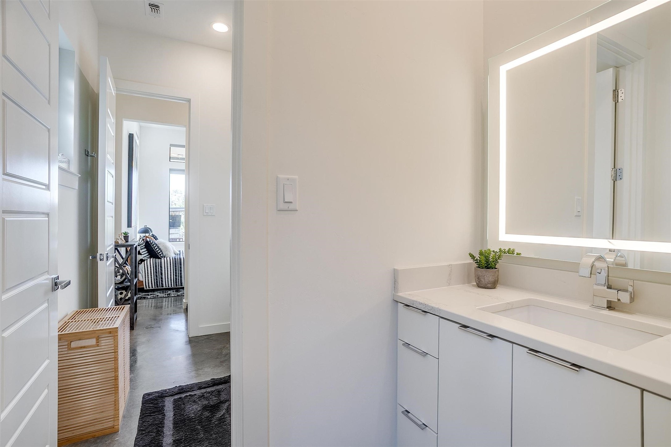 2902 Grand Point Court