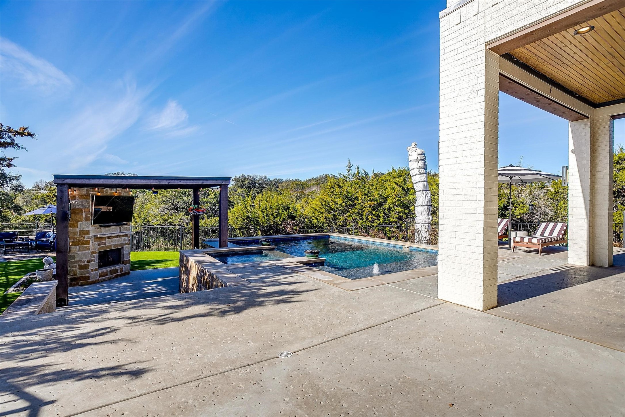 2902 Grand Point Court