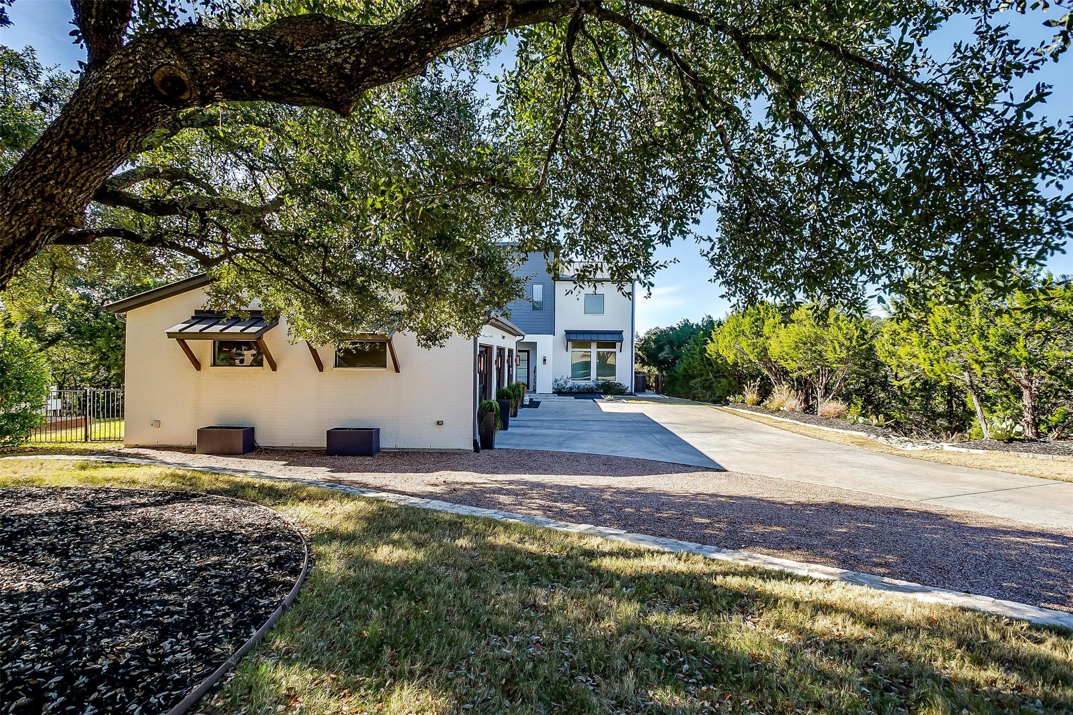 2902 Grand Point Court