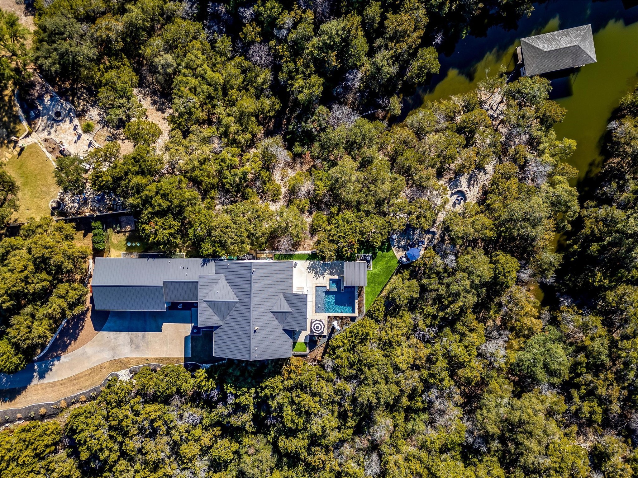 2902 Grand Point Court