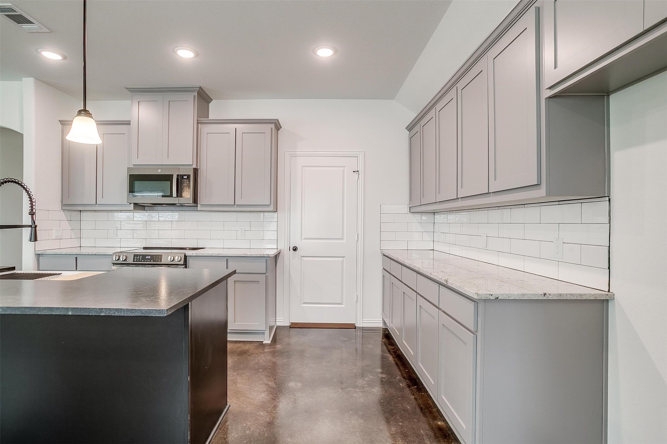 5617 High Plains Trail