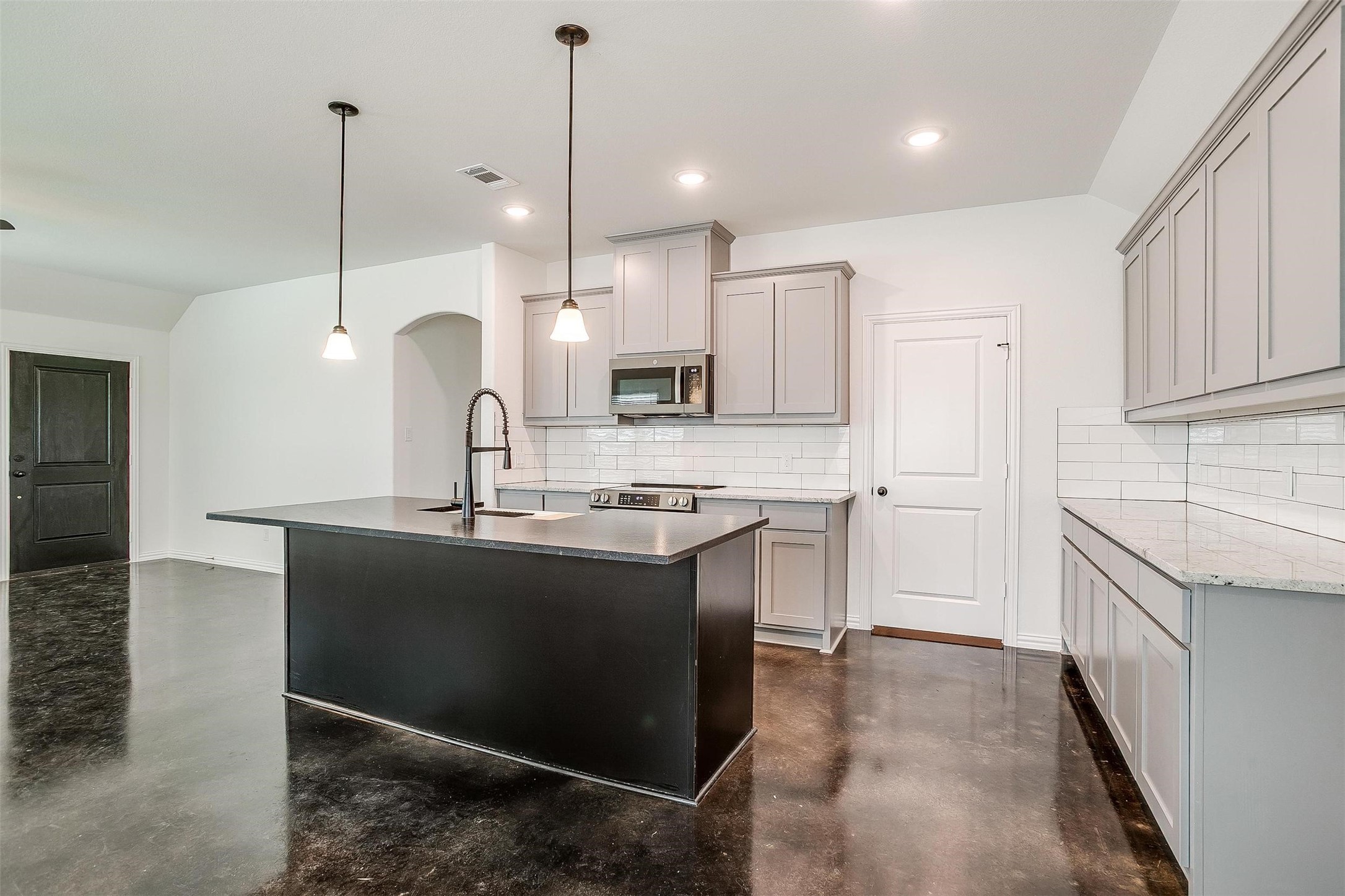 5617 High Plains Trail