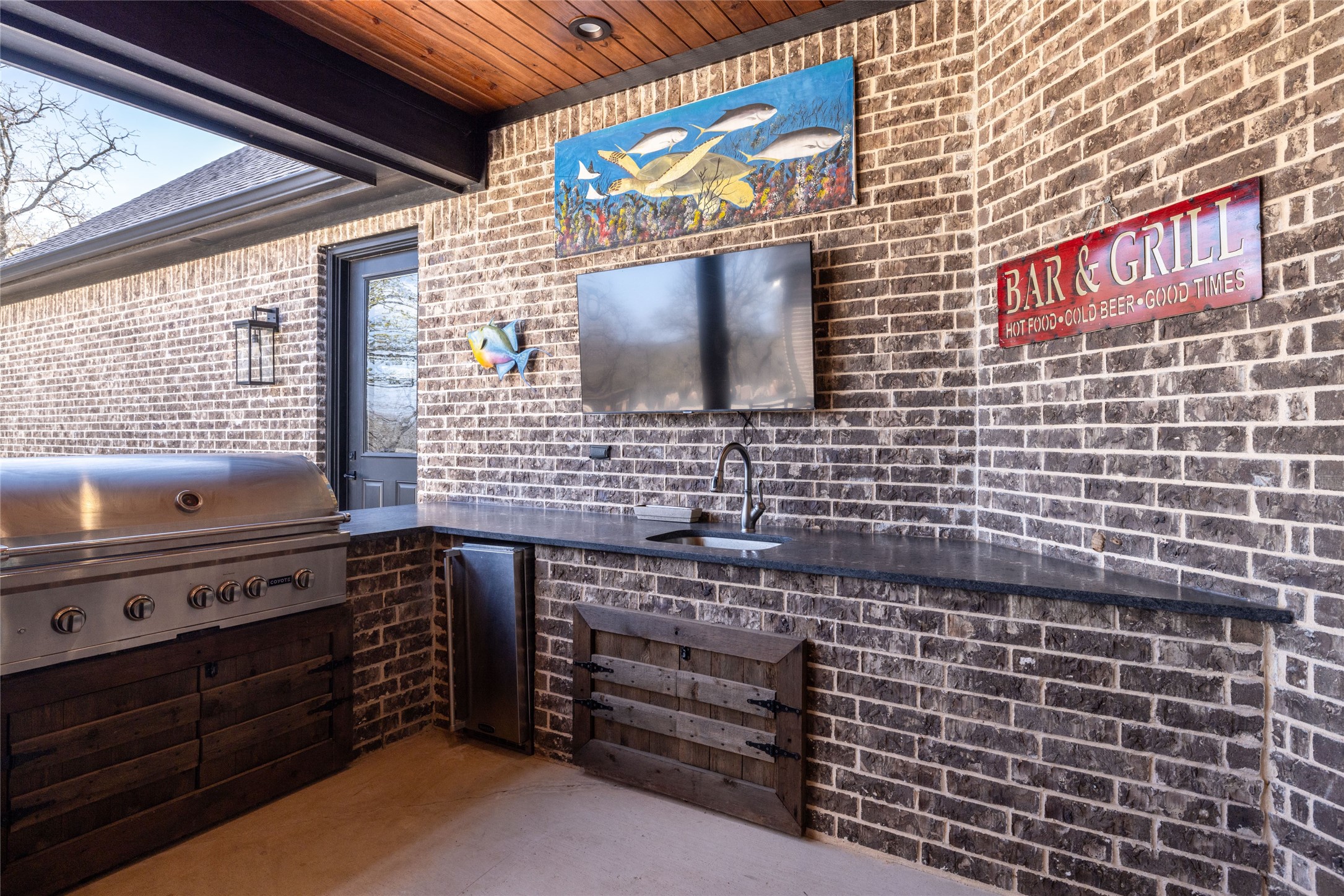 204 Shady Oaks Drive