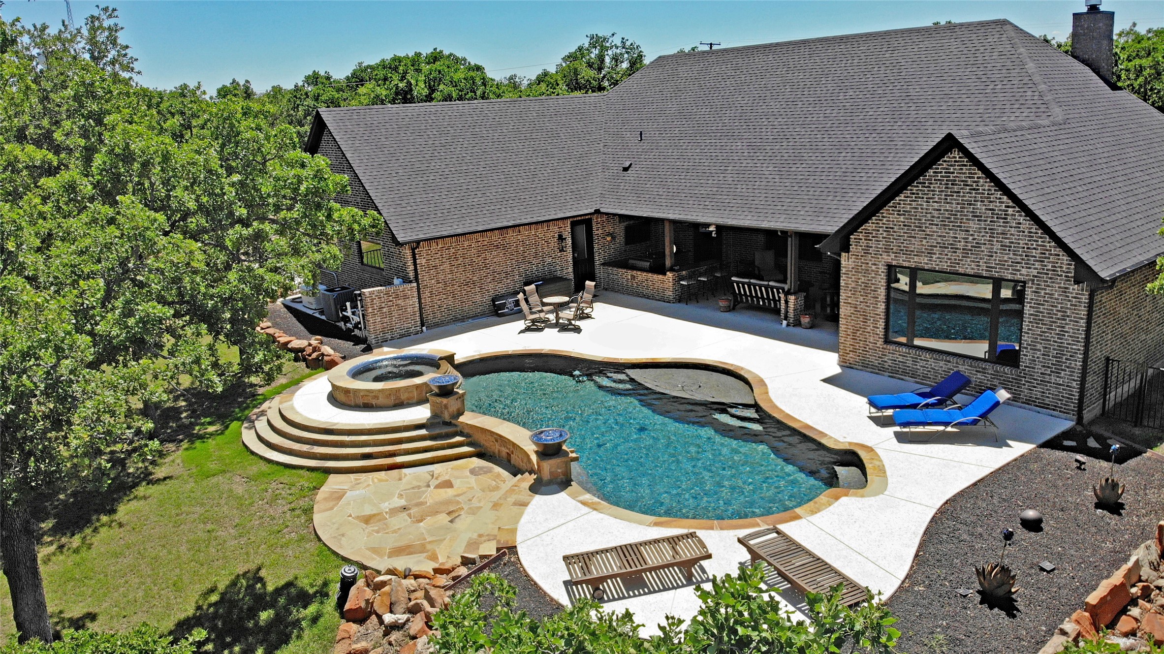 204 Shady Oaks Drive