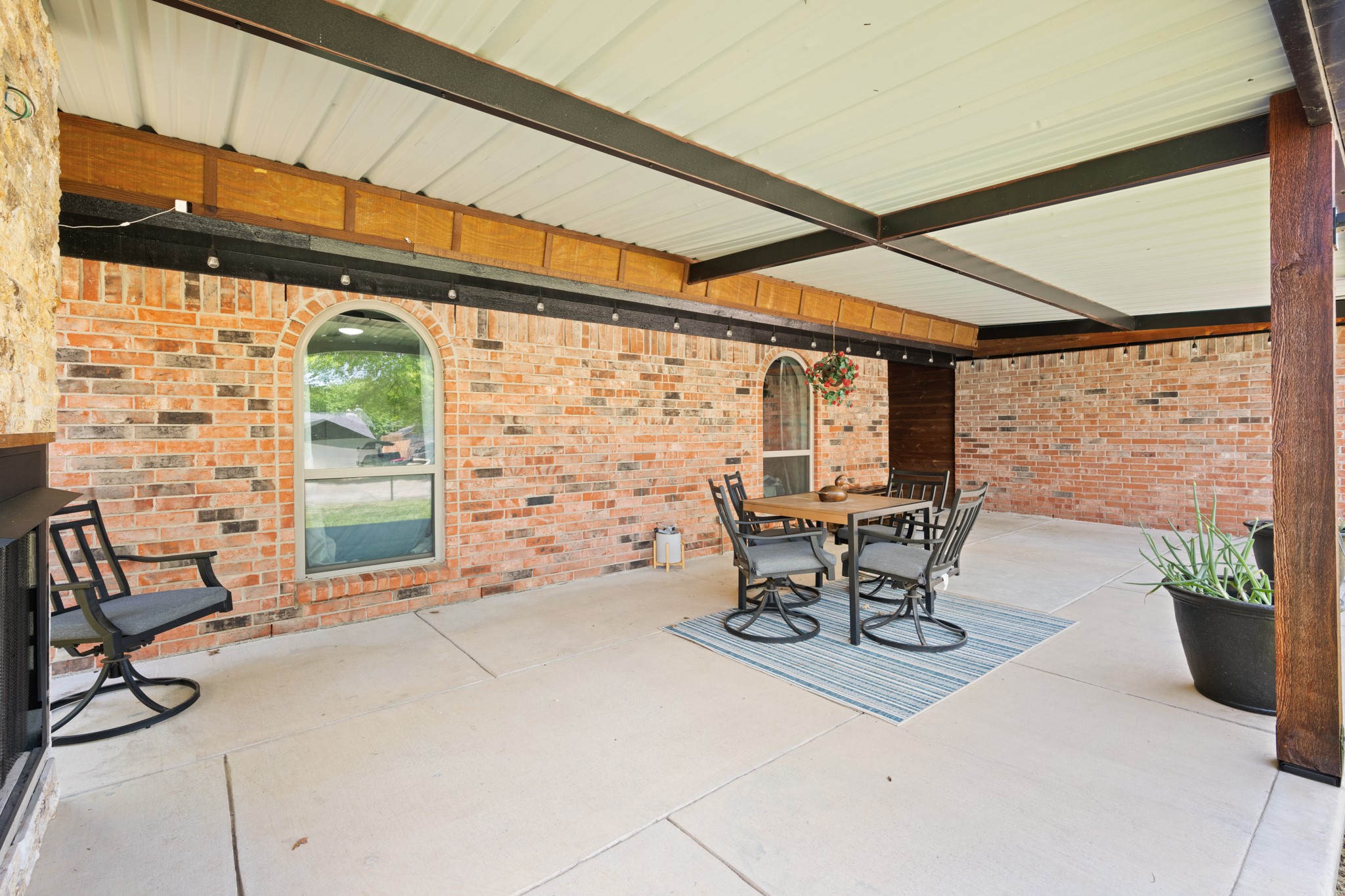 811 Ridgeway Road