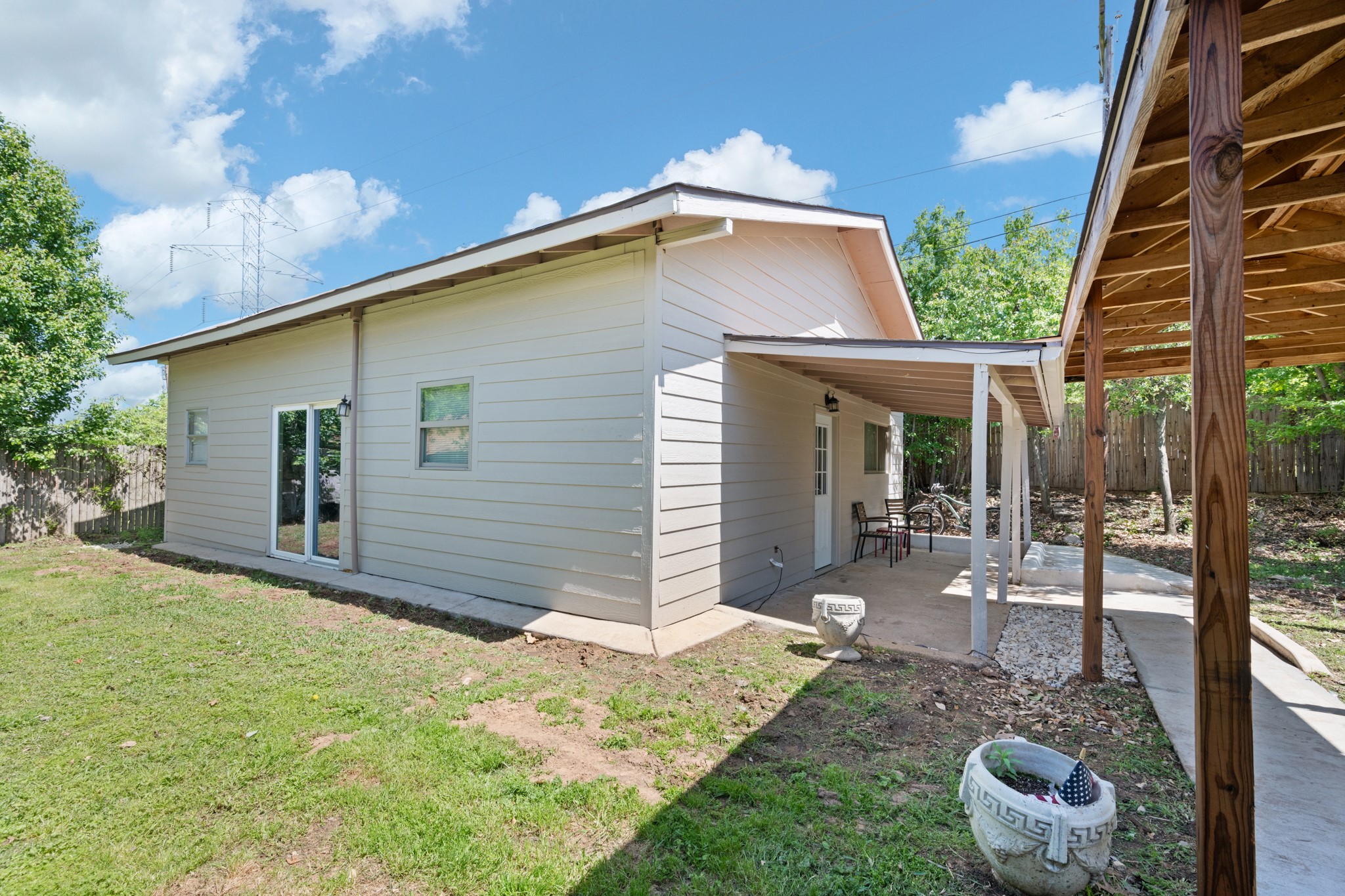 811 Ridgeway Road