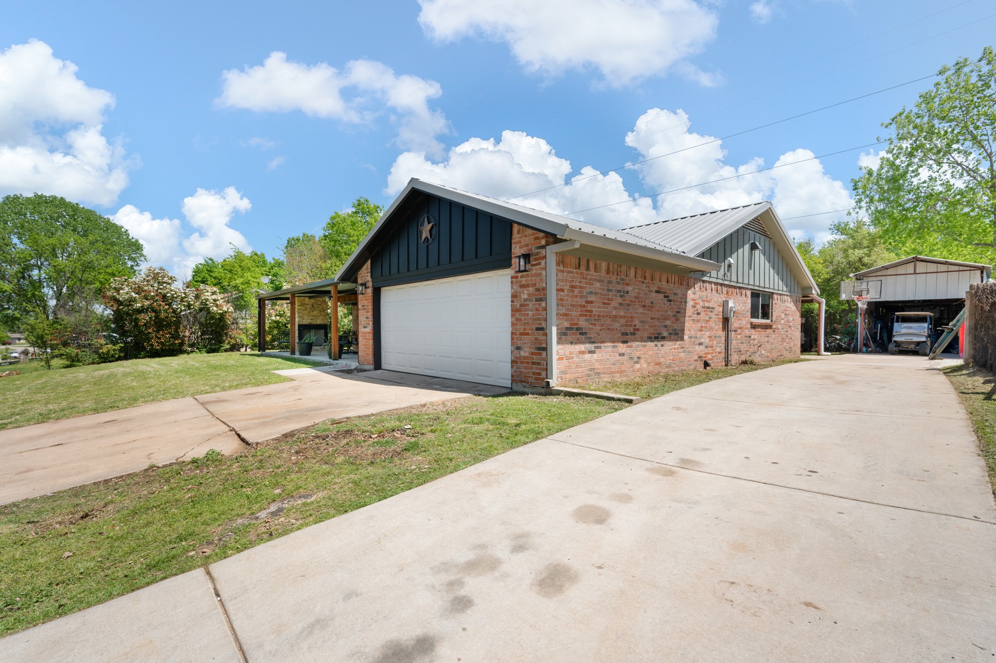 811 Ridgeway Road