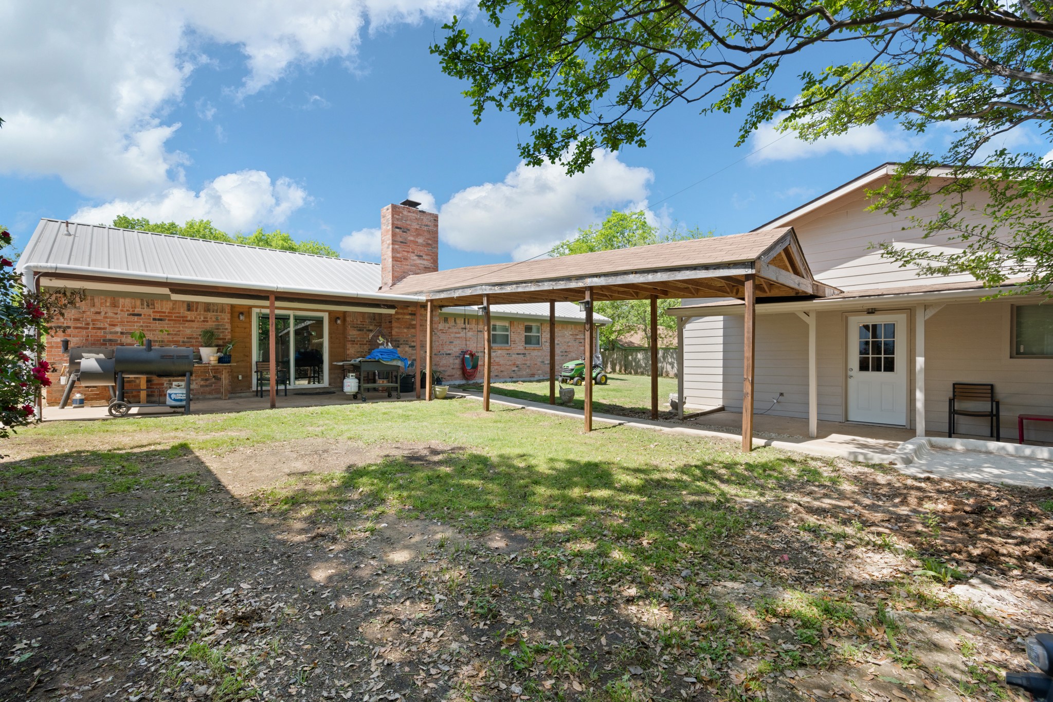 811 Ridgeway Road