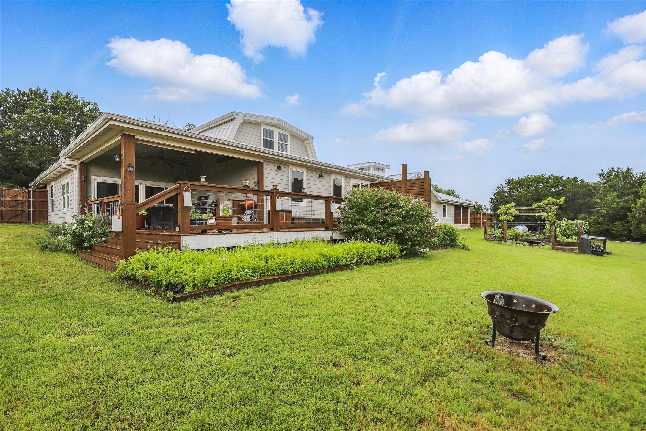4009 Seminole Trail