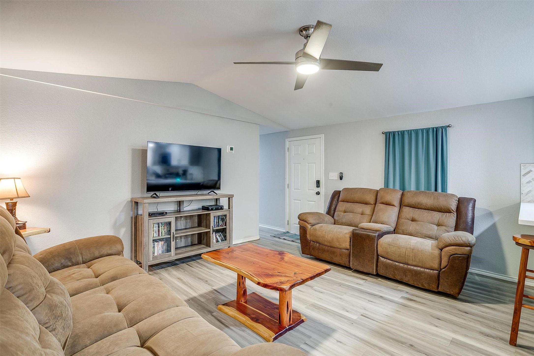 1833 Lariat Lane