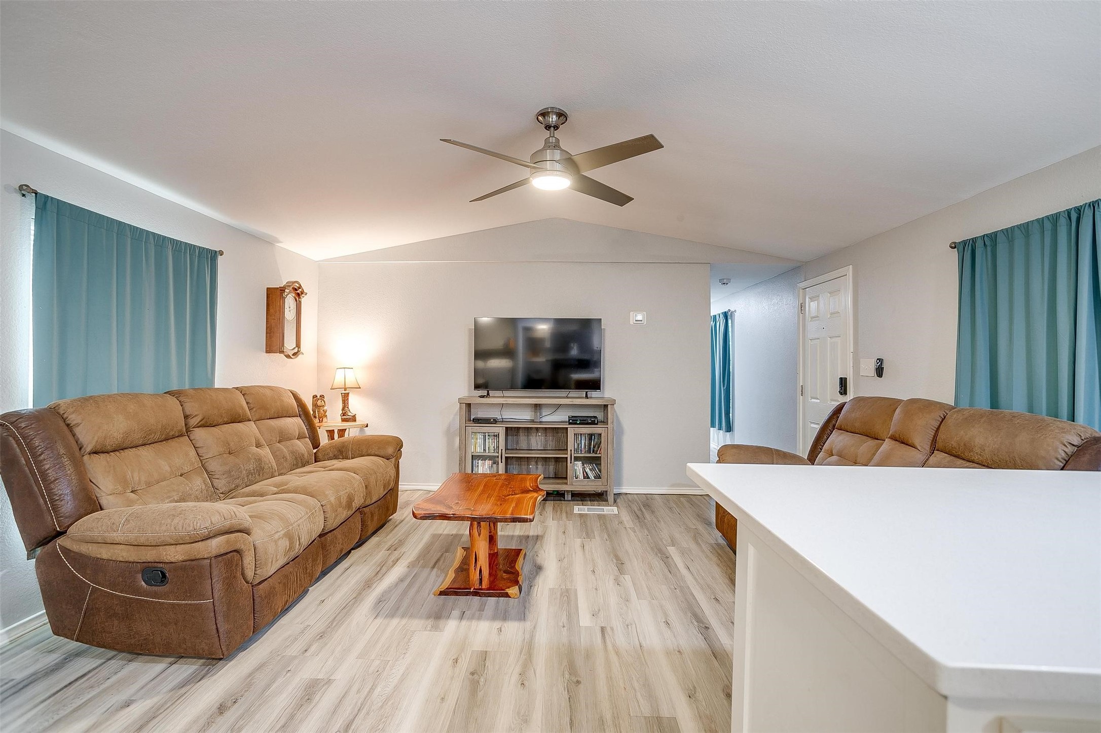 1833 Lariat Lane