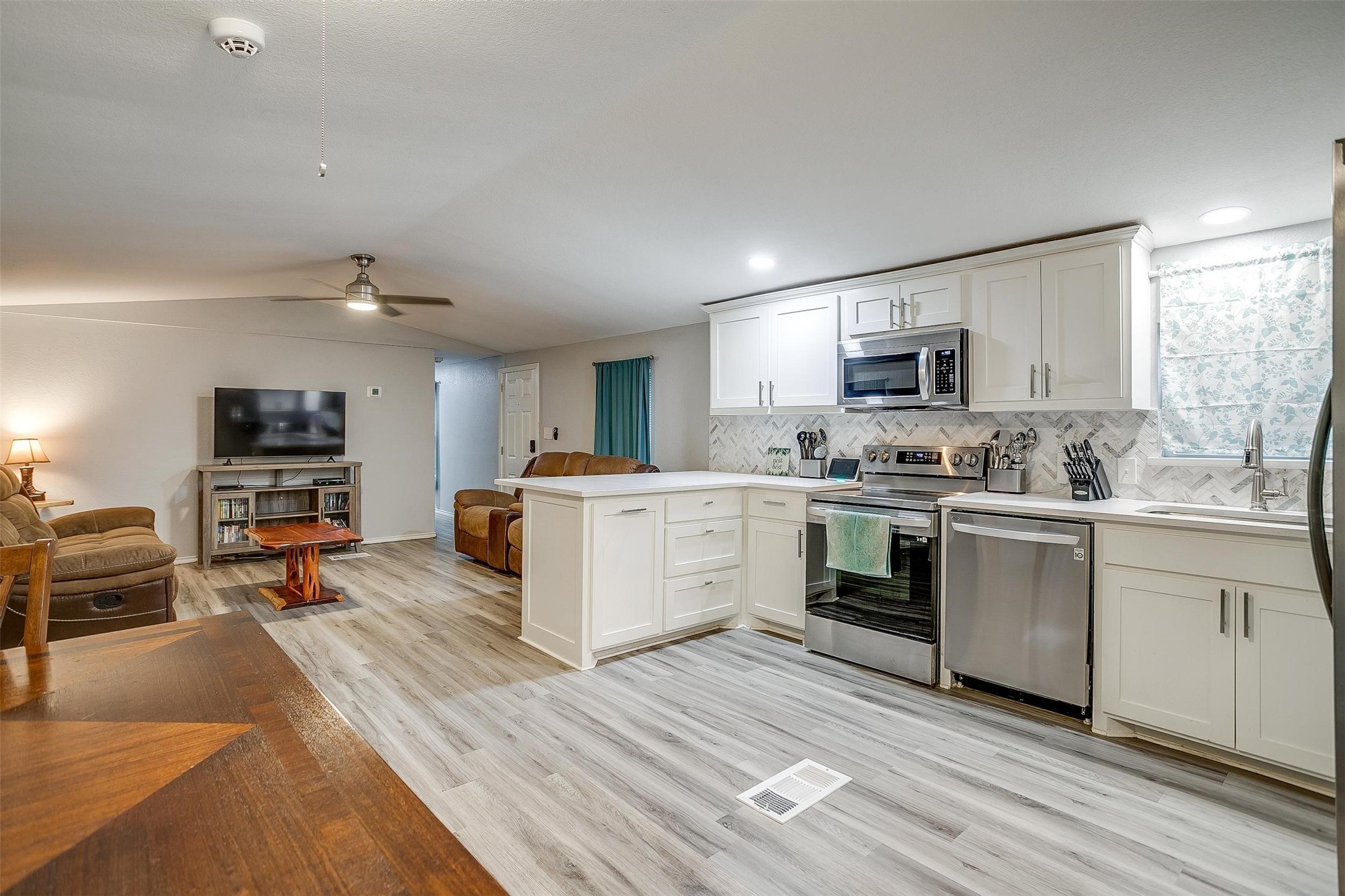 1833 Lariat Lane