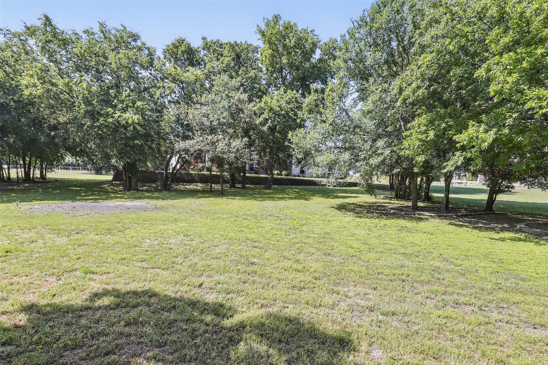 104 E Hidden Meadow Court