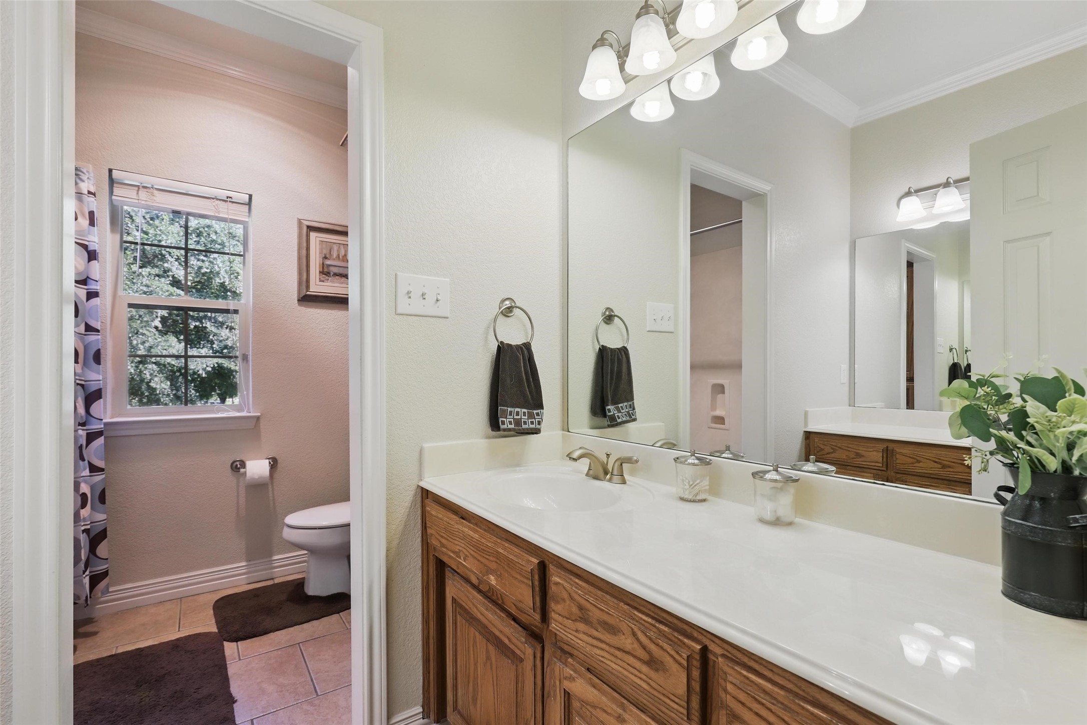 104 E Hidden Meadow Court