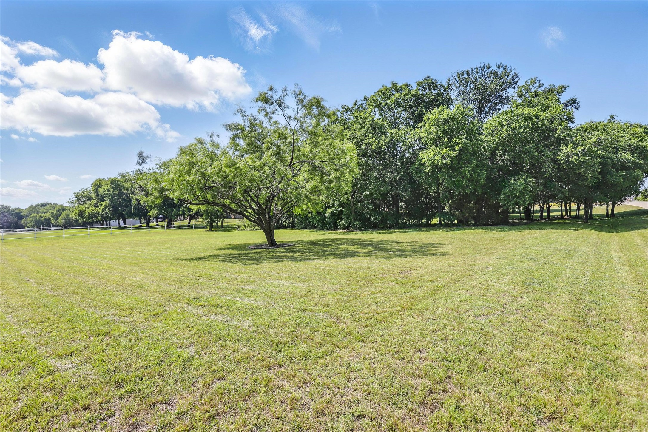 104 E Hidden Meadow Court