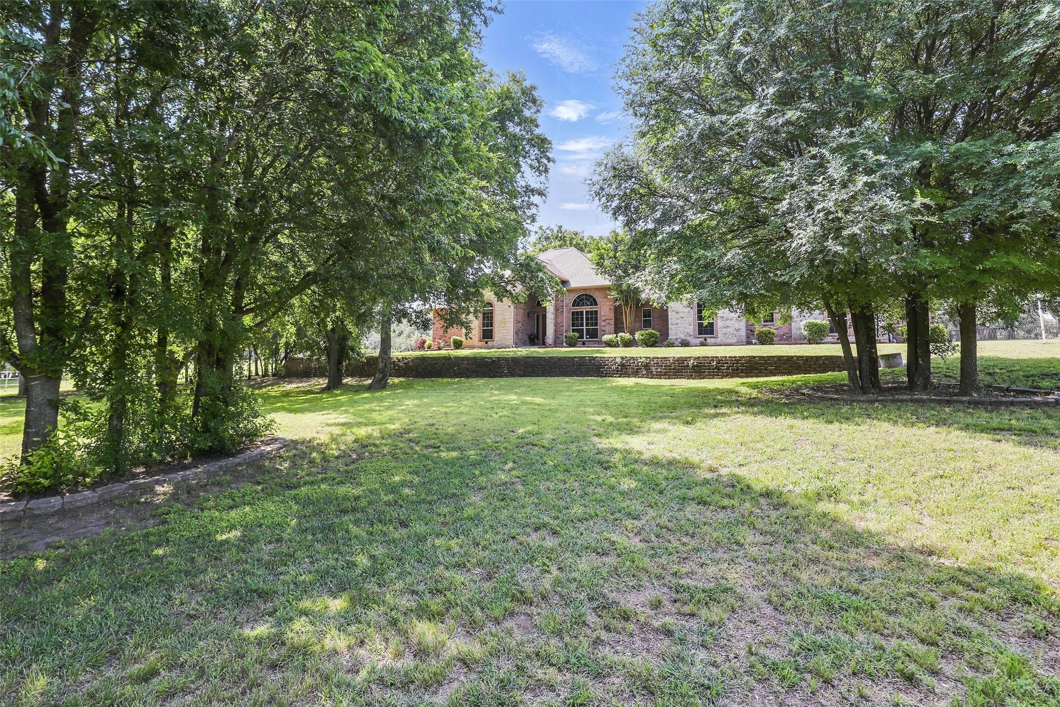 104 E Hidden Meadow Court