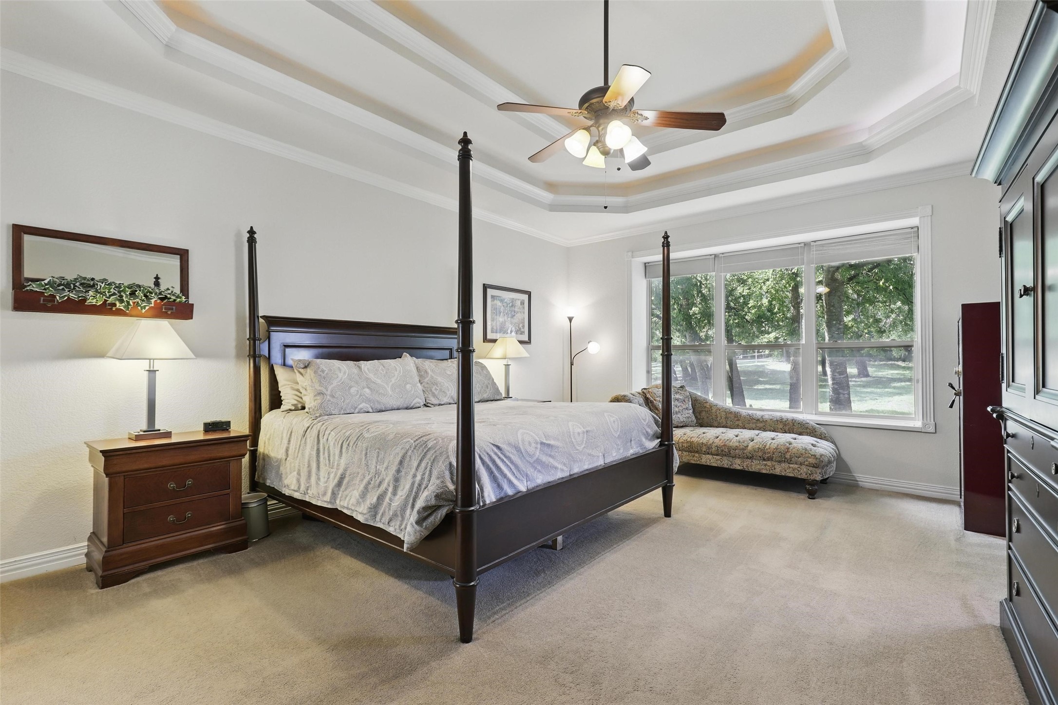 104 E Hidden Meadow Court