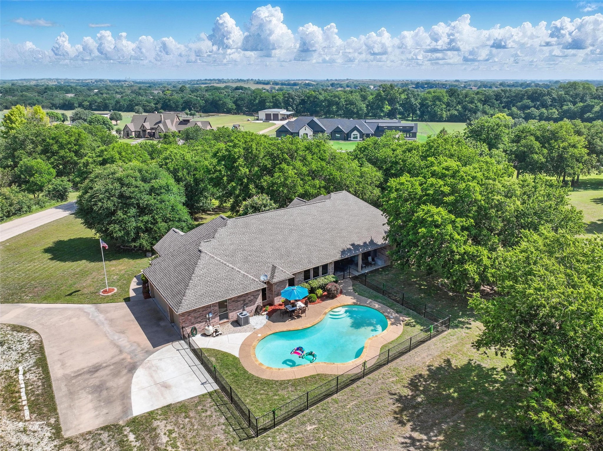 104 E Hidden Meadow Court